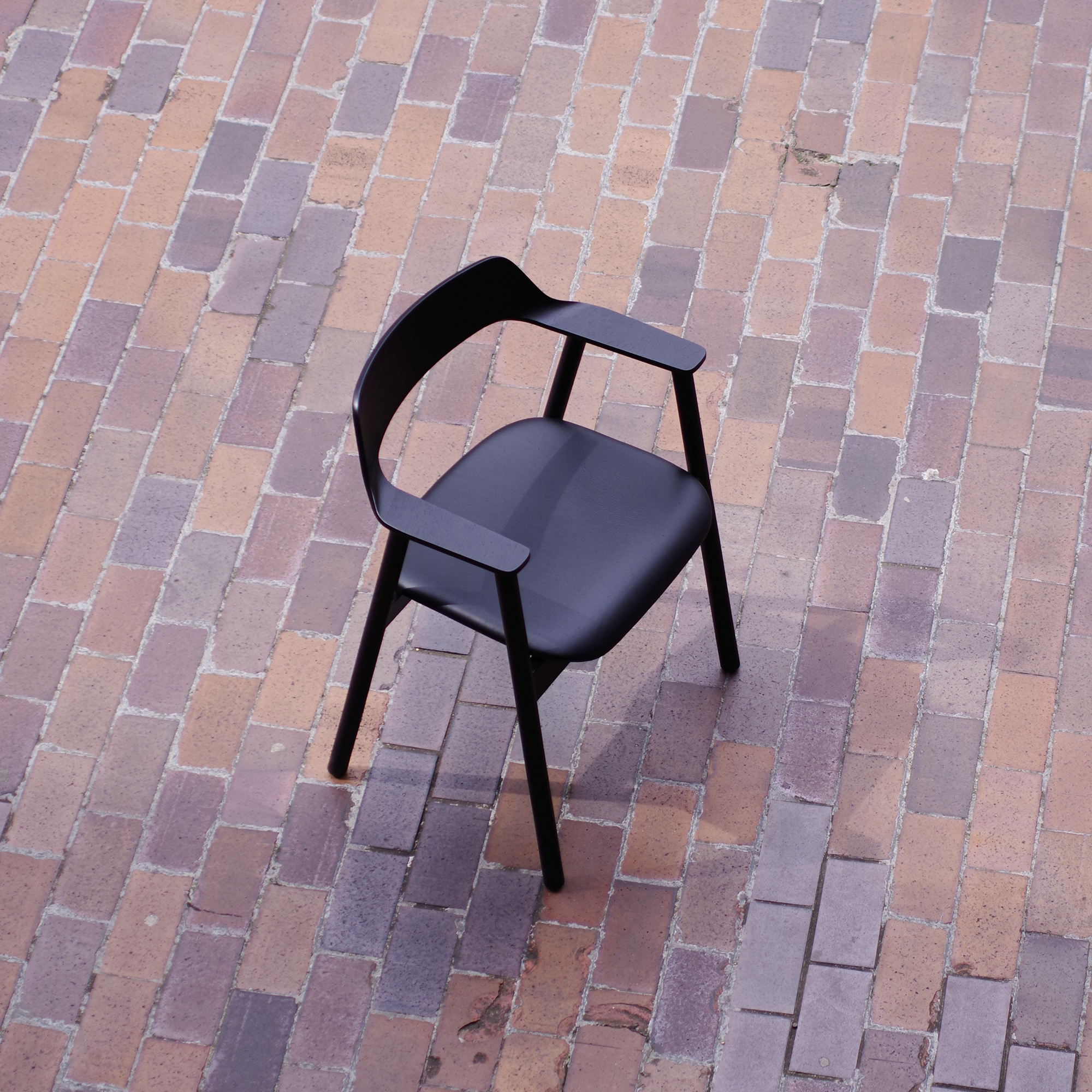 Industrial Facility X TAKT The Bow Chair - Gessato