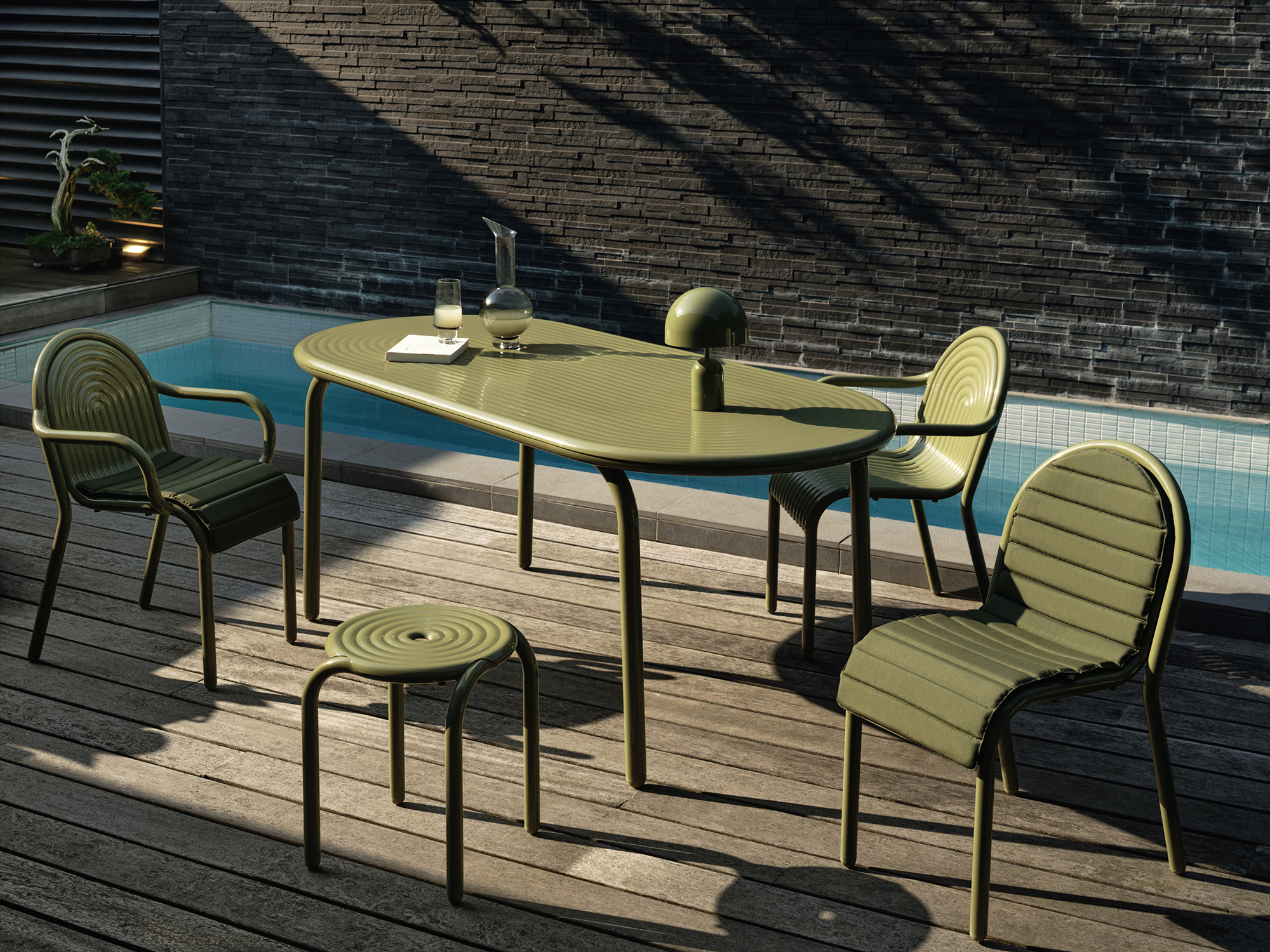 Tom Dixon's Groove Outdoor Furniture Collection - Gessato Tom Dixon's Groove Outdoor Furniture Collection - Gessato