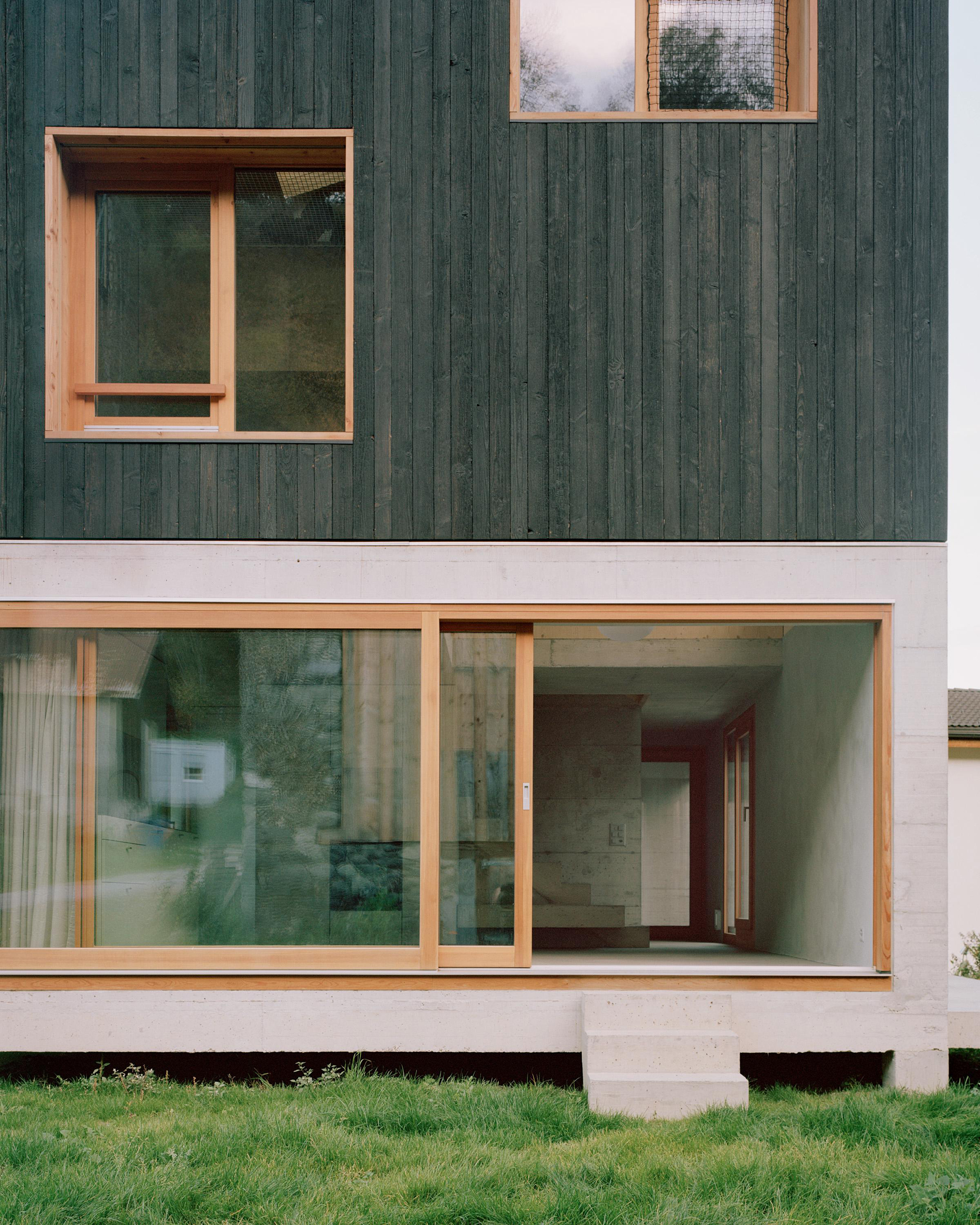 The Wandering House - Gessato