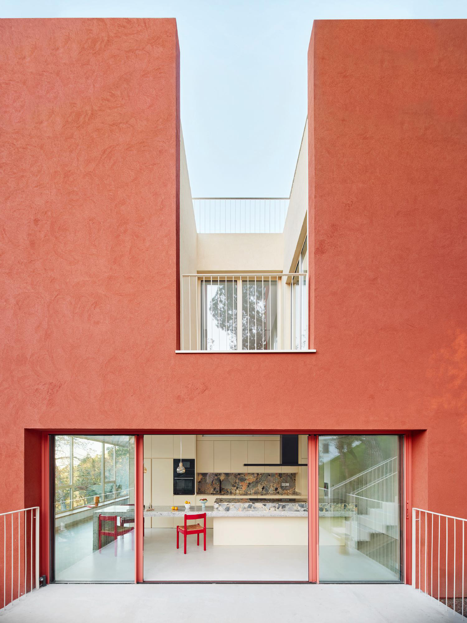 A House That Barely Touches the Ground - Gessato
