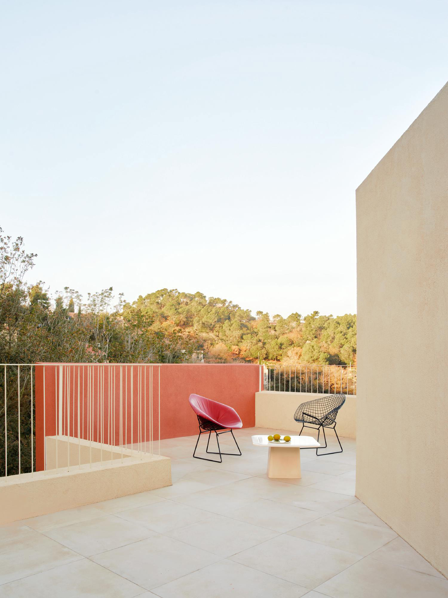 A House That Barely Touches the Ground - Gessato