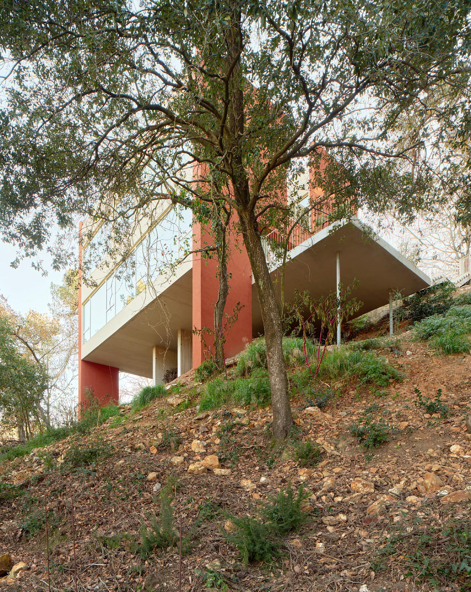 A House That Barely Touches the Ground - Gessato