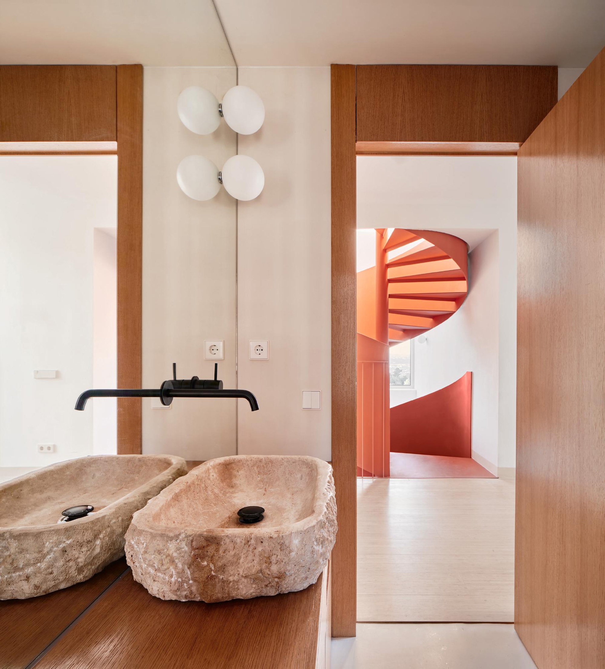 A House That Barely Touches the Ground - Gessato