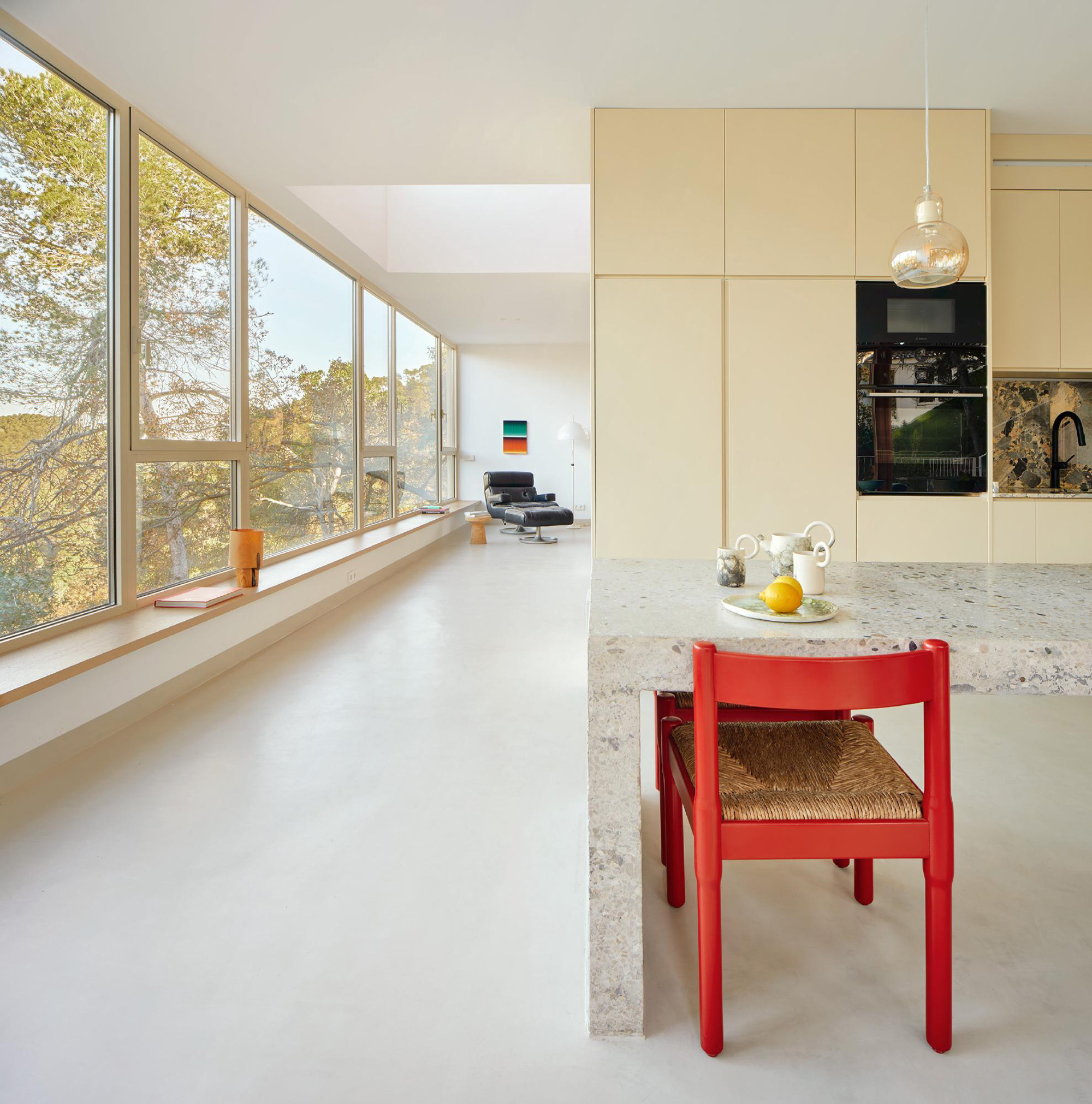 A House That Barely Touches the Ground - Gessato