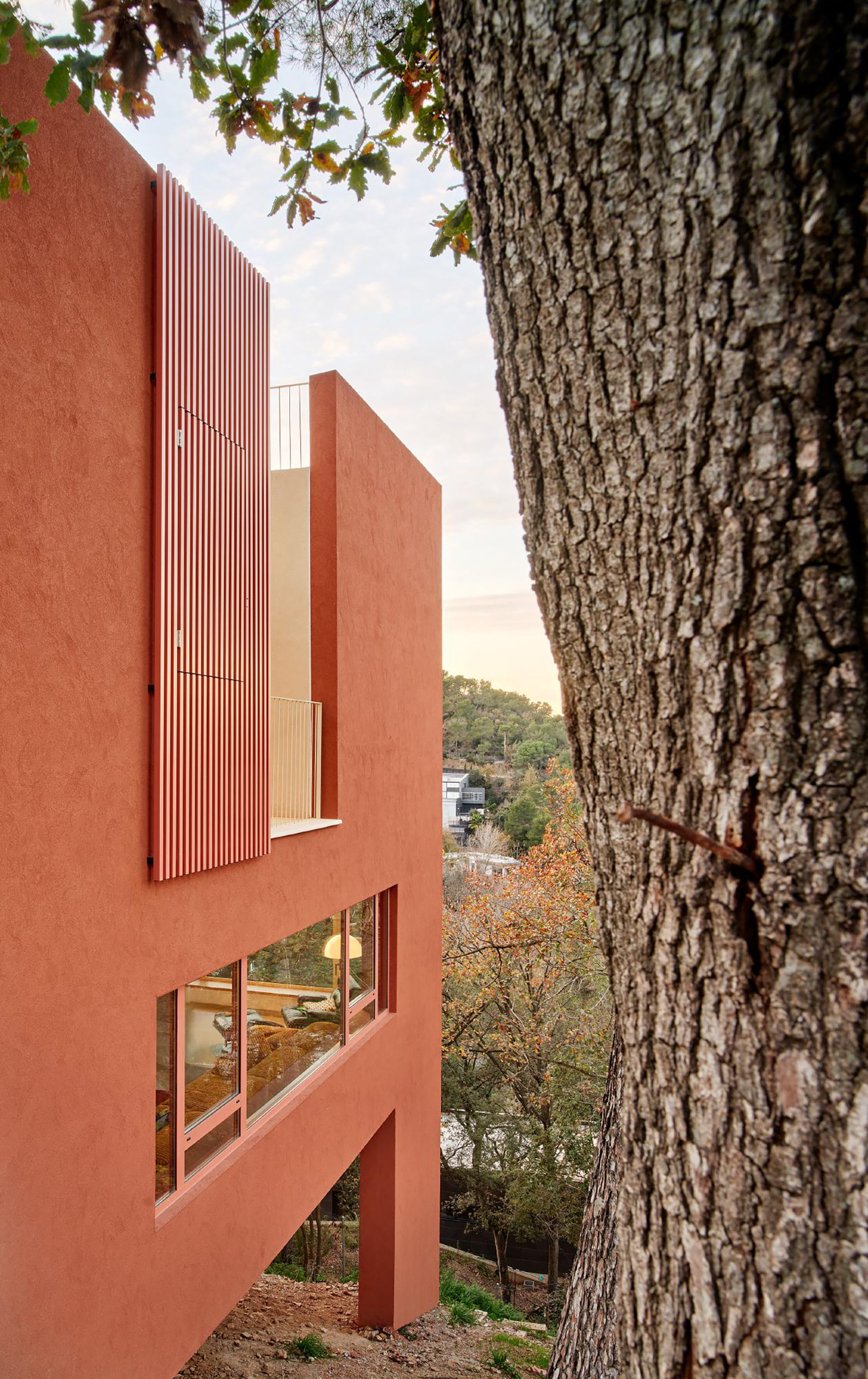 A House That Barely Touches the Ground - Gessato