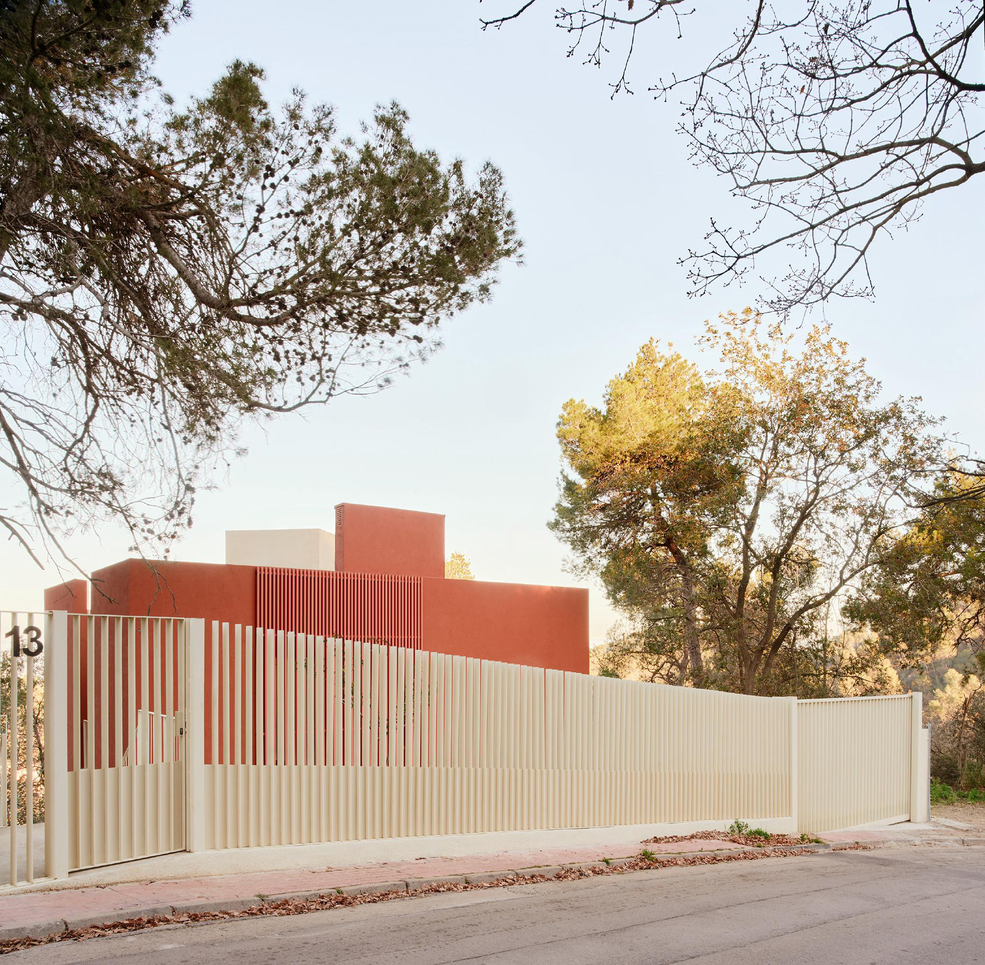 A House That Barely Touches the Ground - Gessato