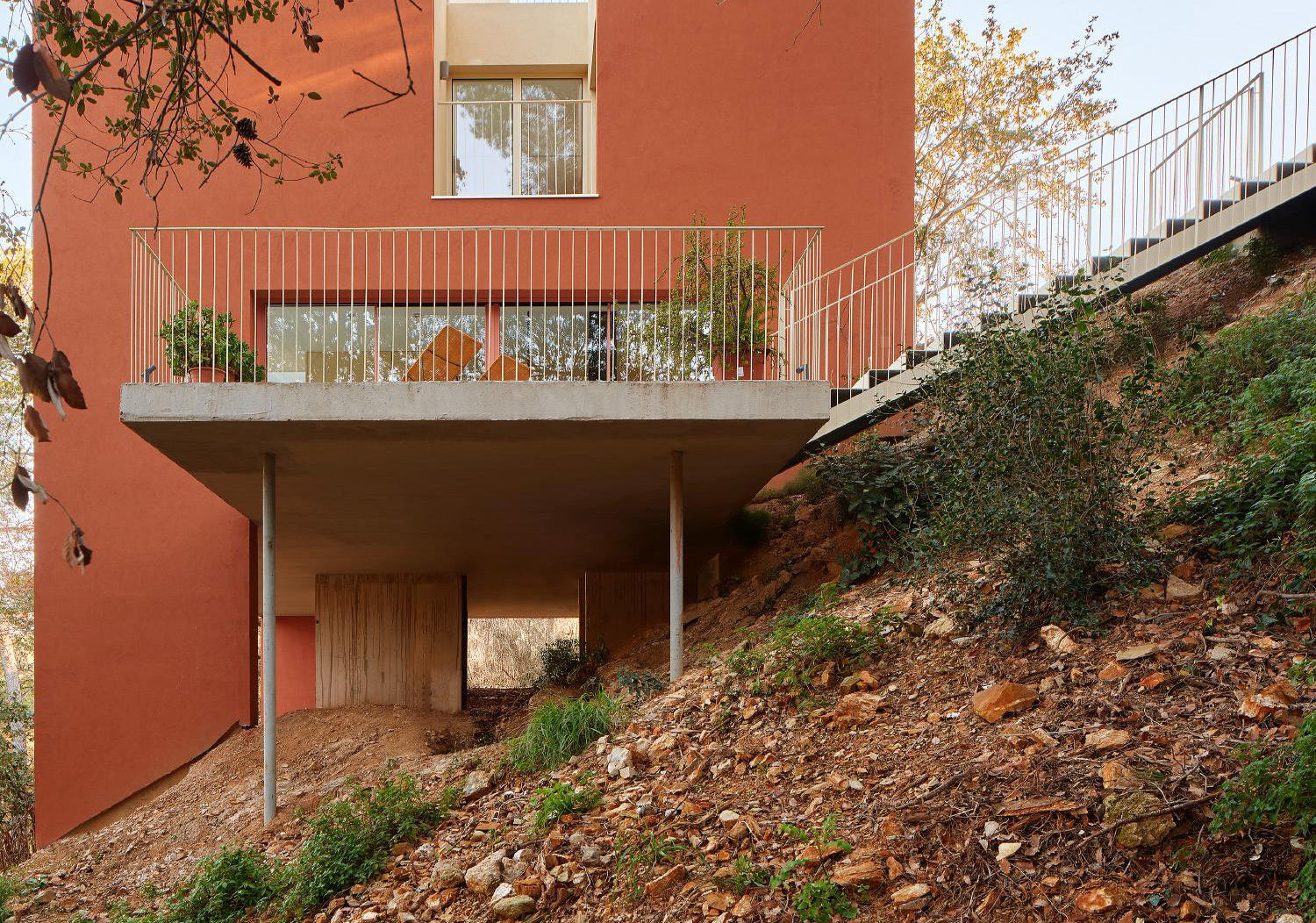 A House That Barely Touches the Ground - Gessato