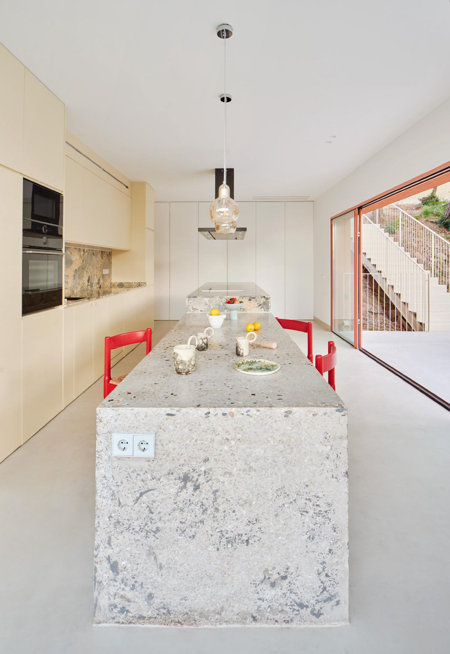 A House That Barely Touches the Ground - Gessato