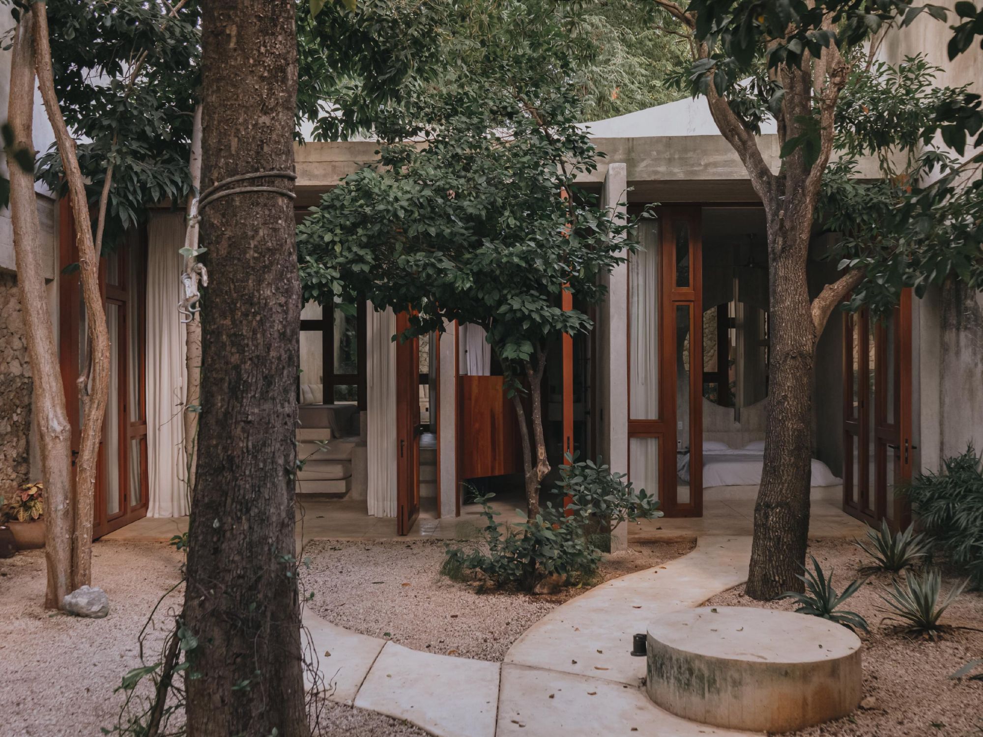 Casa Soskil by Ludwig Godefroy Architecture - Gessato