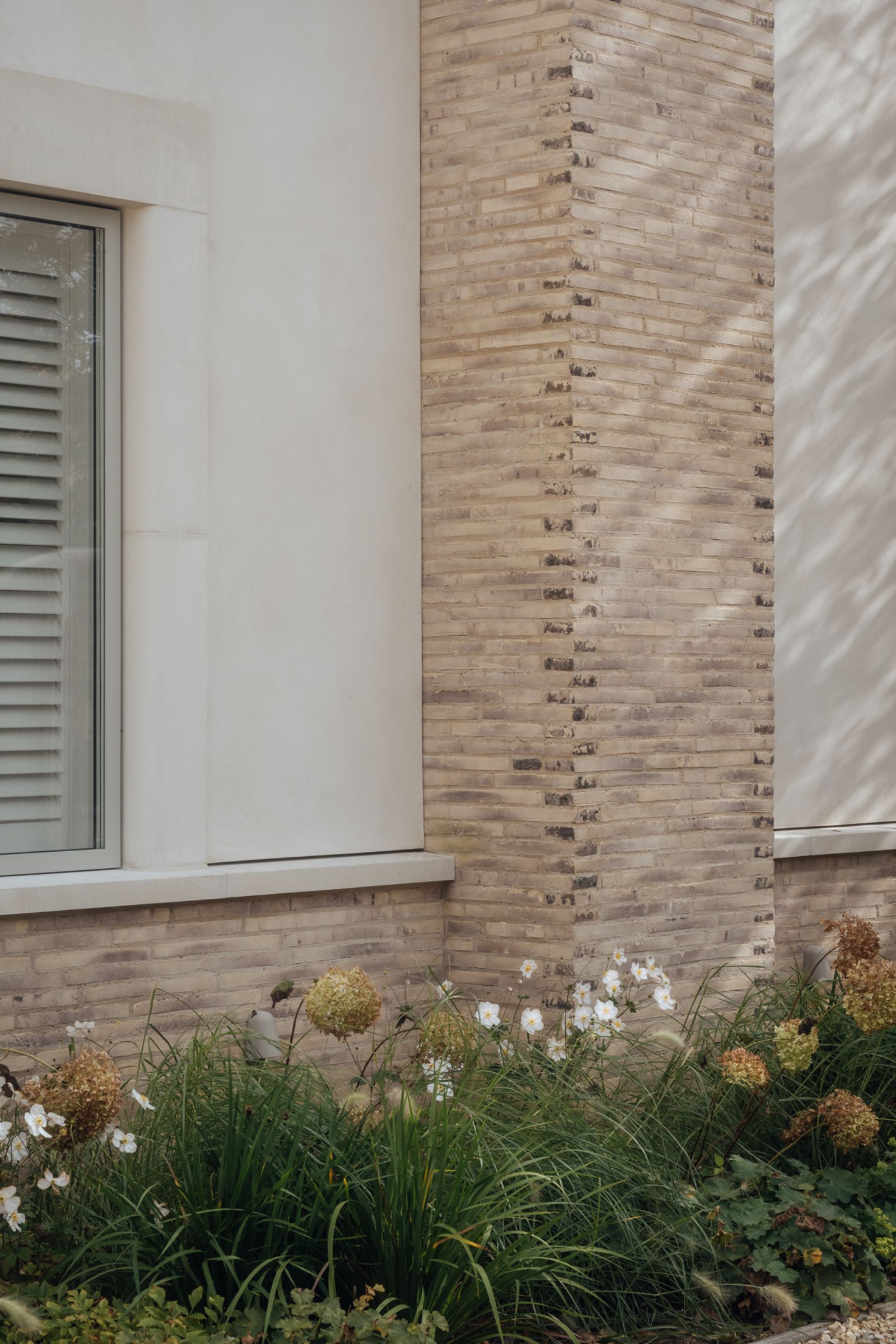 Chalk River House by Oliver Leech Architects - Gessato