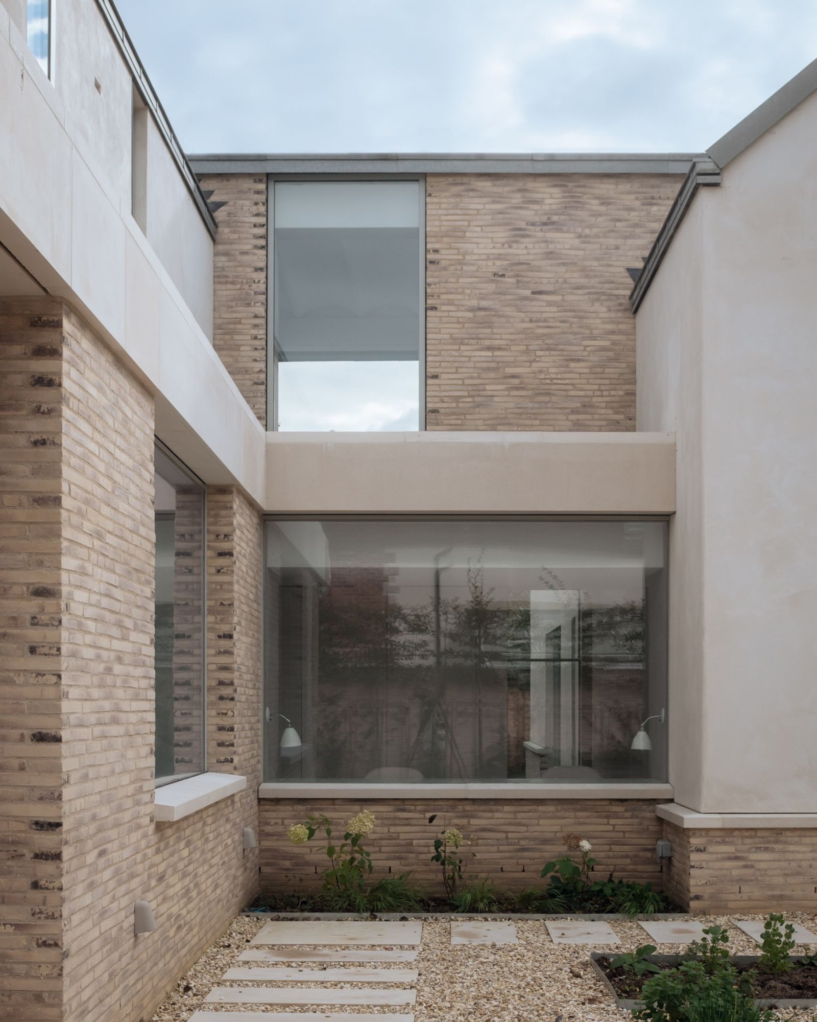 Chalk River House by Oliver Leech Architects - Gessato