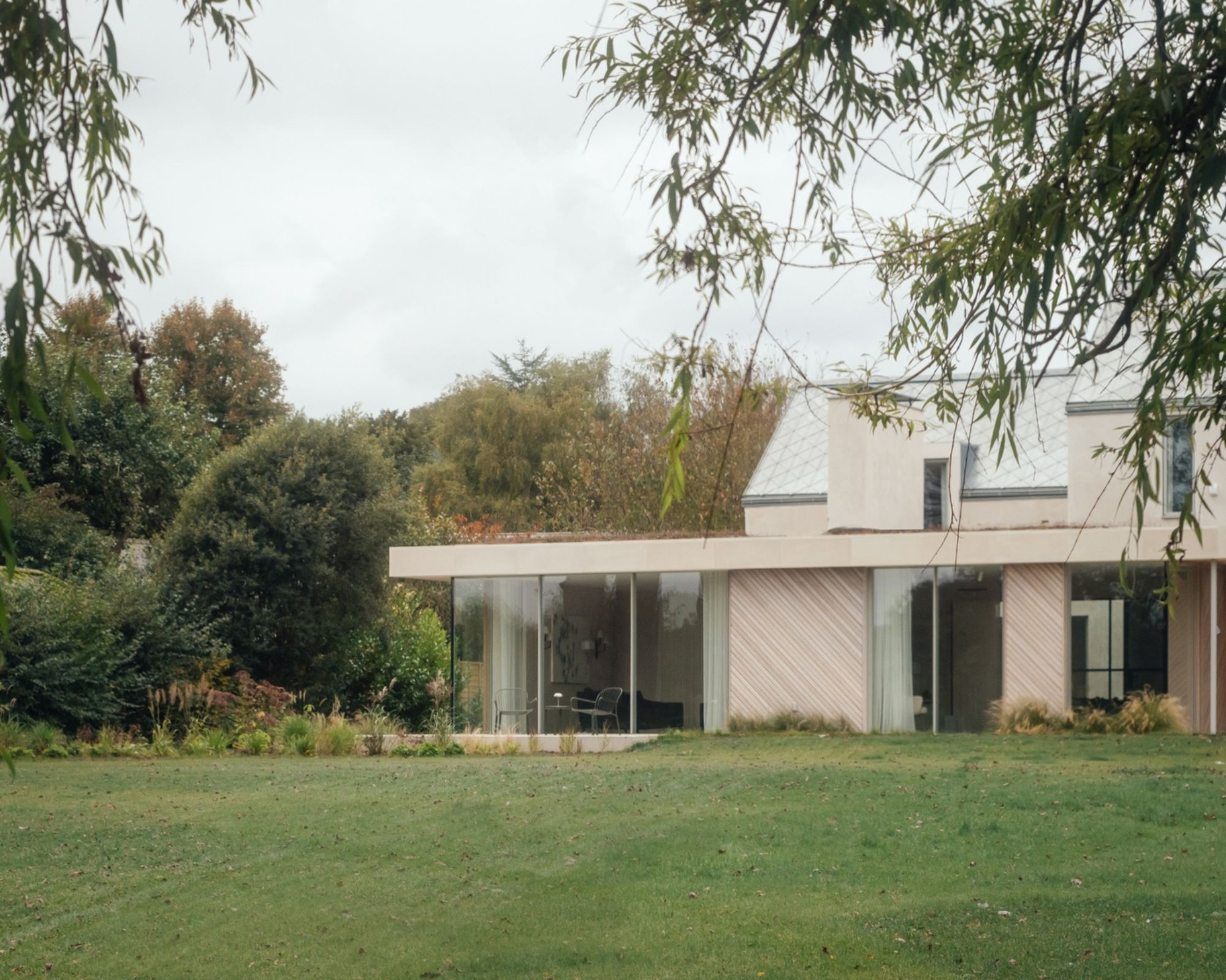 Chalk River House by Oliver Leech Architects - Gessato