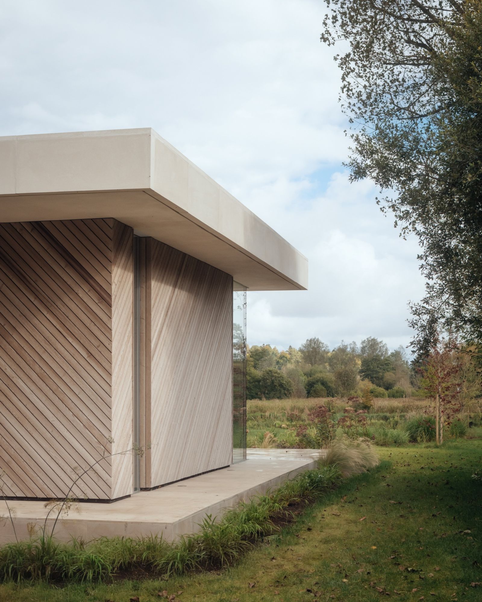 Chalk River House by Oliver Leech Architects - Gessato