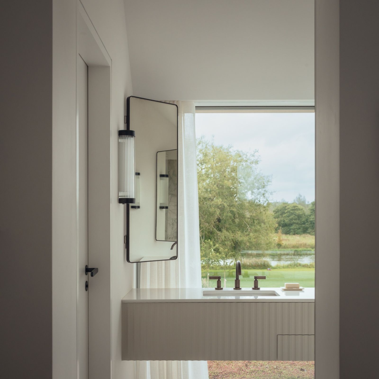 Chalk River House by Oliver Leech Architects - Gessato