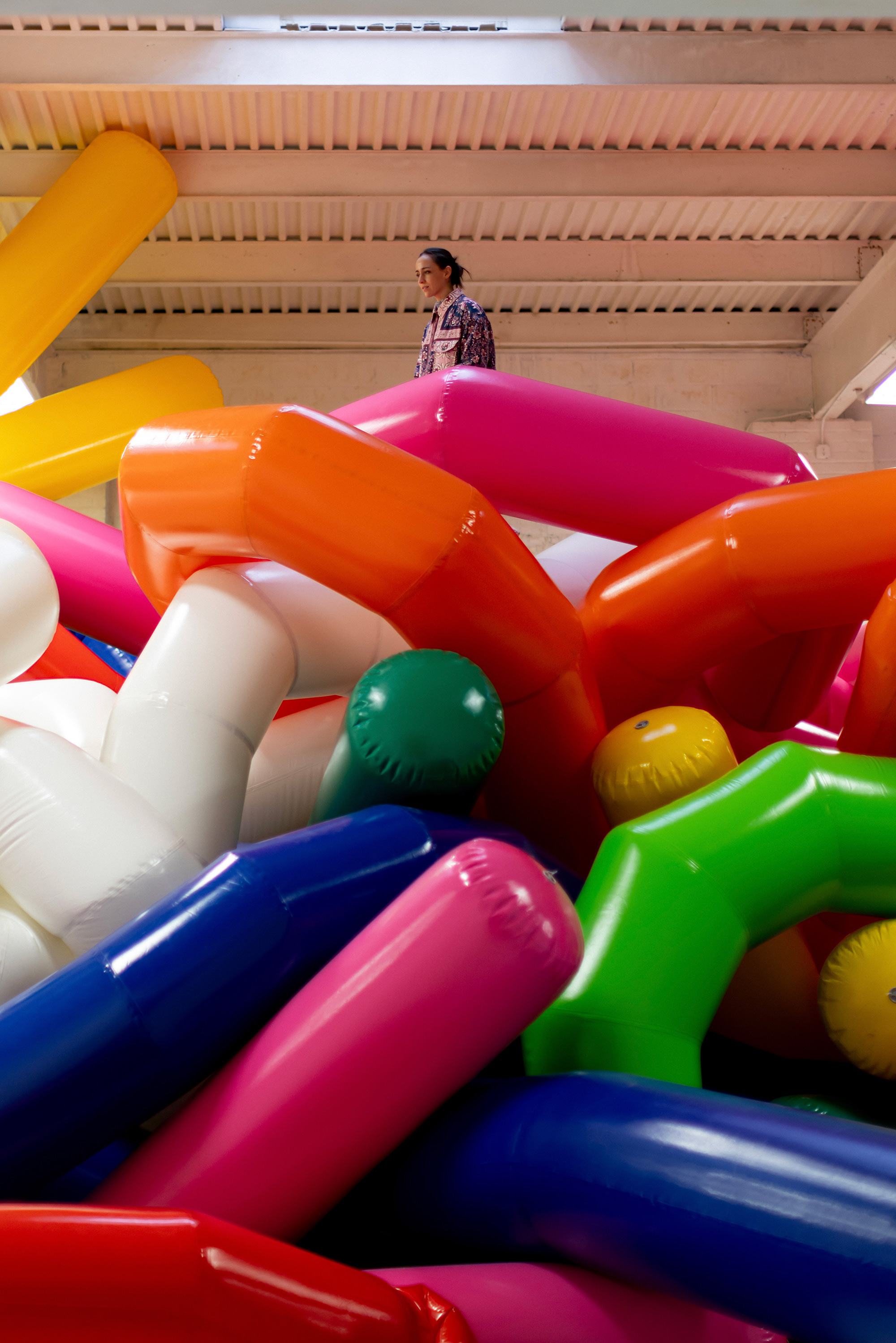 Cj Hendry’s “Keff Joons”: Balloon Sculptures, Deflated and Reimagined - Gessato