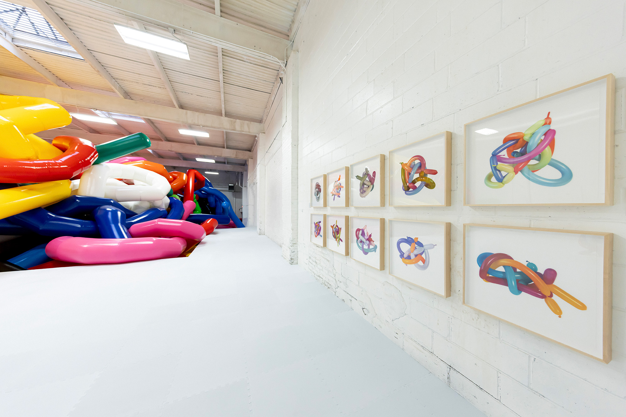 Cj Hendry’s “Keff Joons”: Balloon Sculptures, Deflated and Reimagined - Gessato