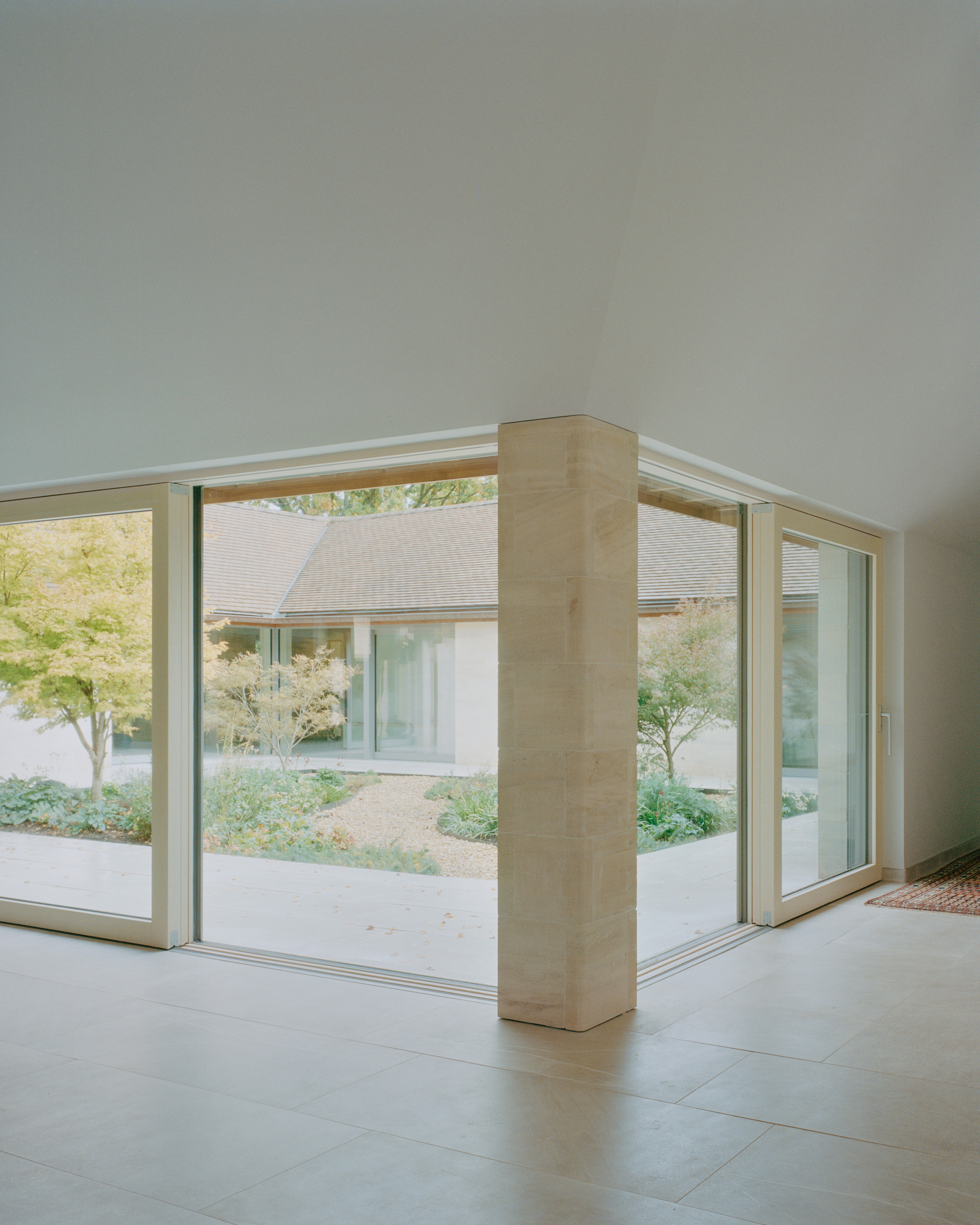 Eavesdrop by Tom Dowdall Architects - Gessato