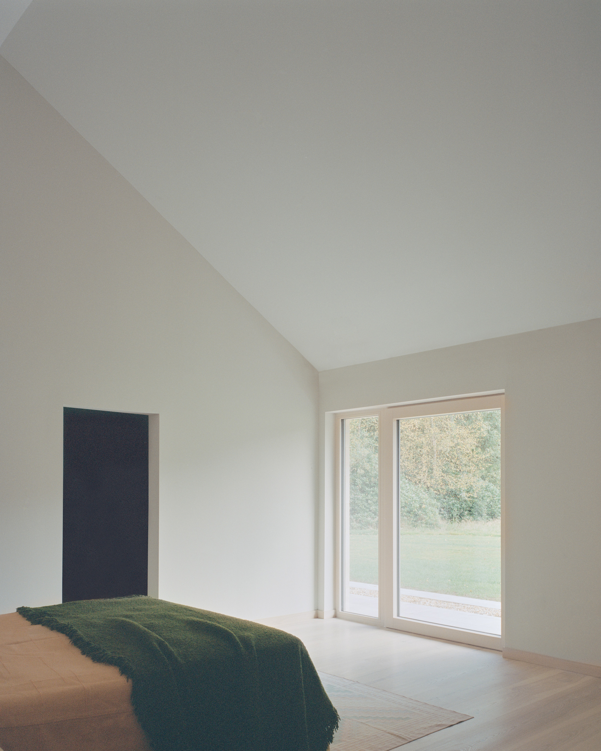 Eavesdrop by Tom Dowdall Architects - Gessato
