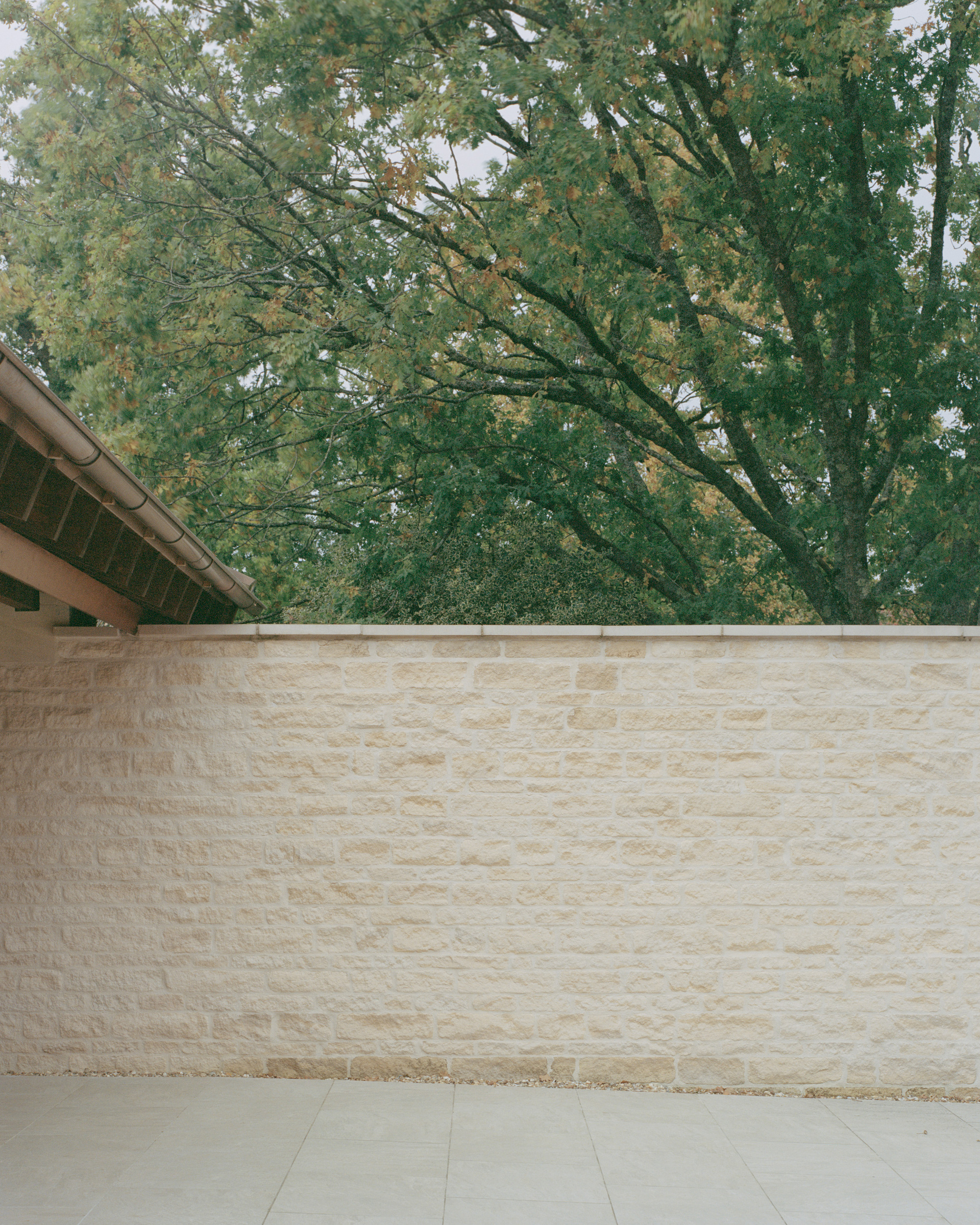 Eavesdrop by Tom Dowdall Architects - Gessato
