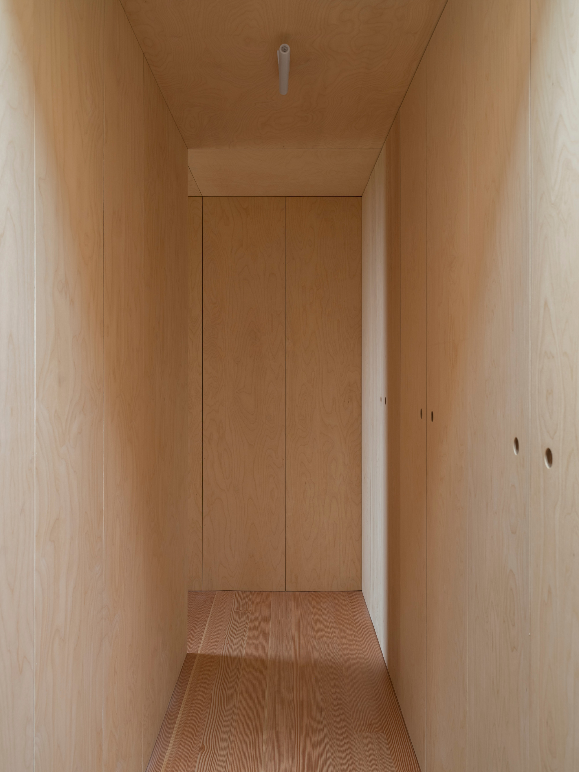 House with A Hidden Atrium - Gessato