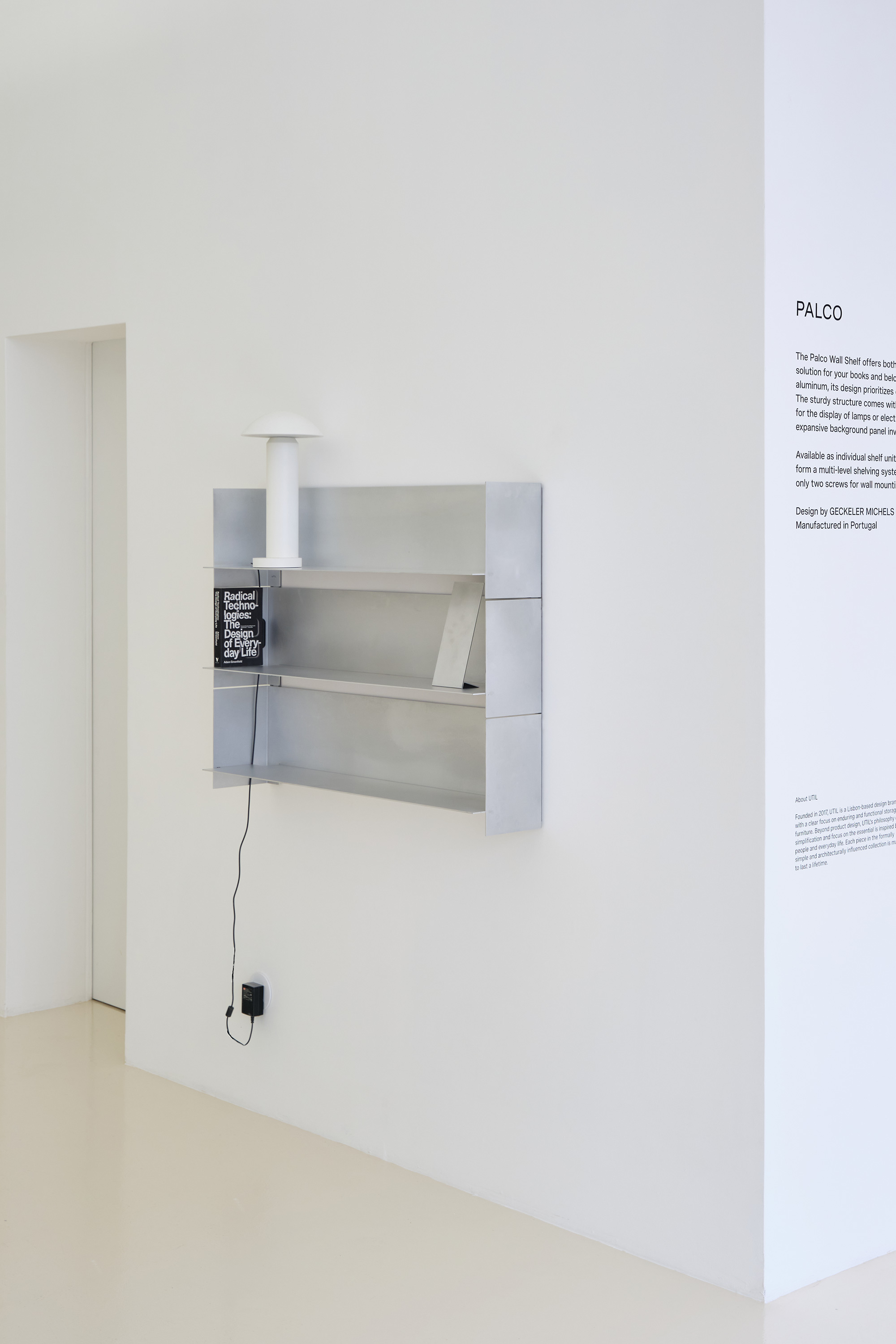 Palco by UTIL: A Shelf That Frames and Adapts - Gessato