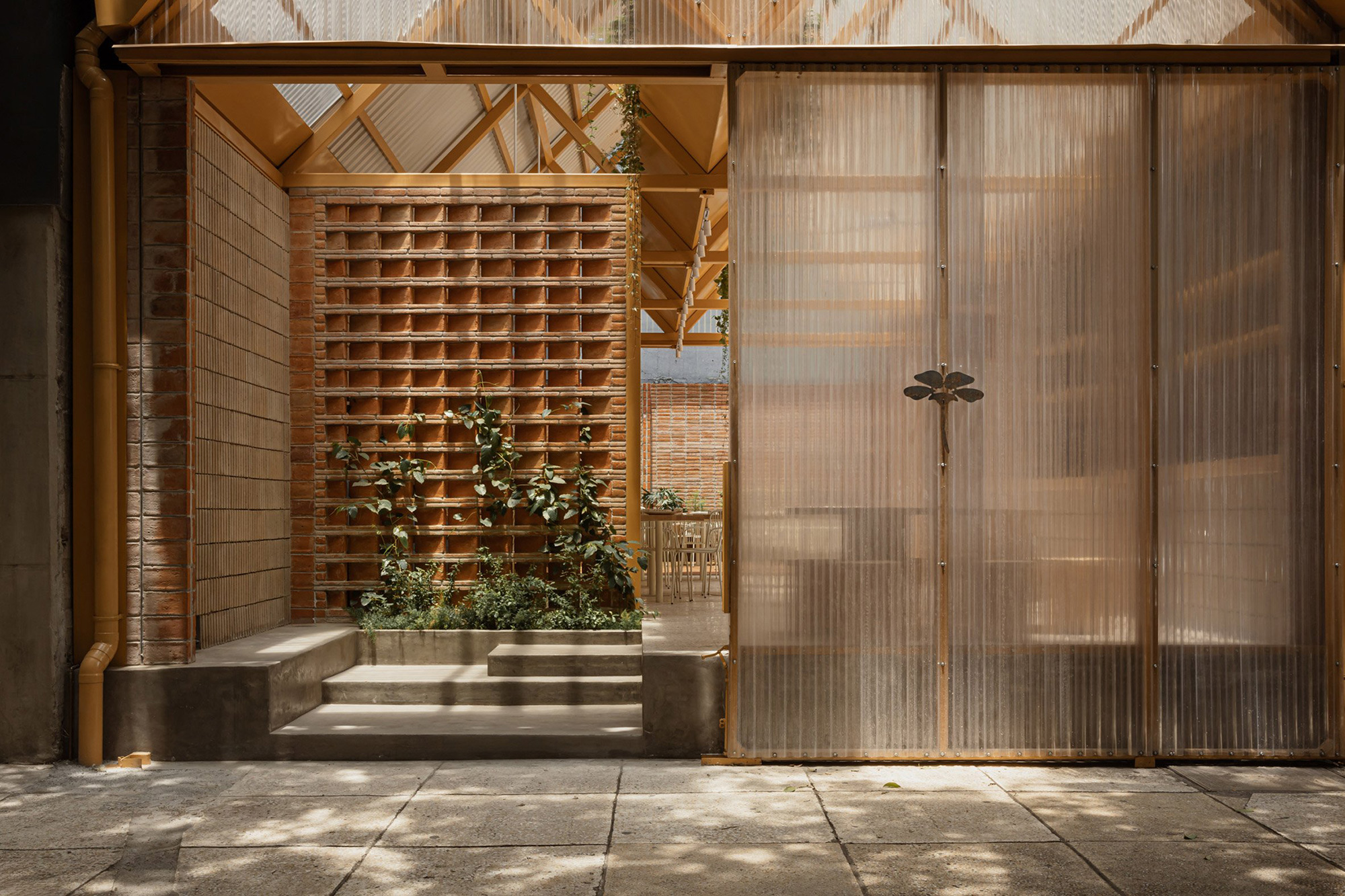 Plumbago by OPA: A Greenhouse for the City - Gessato