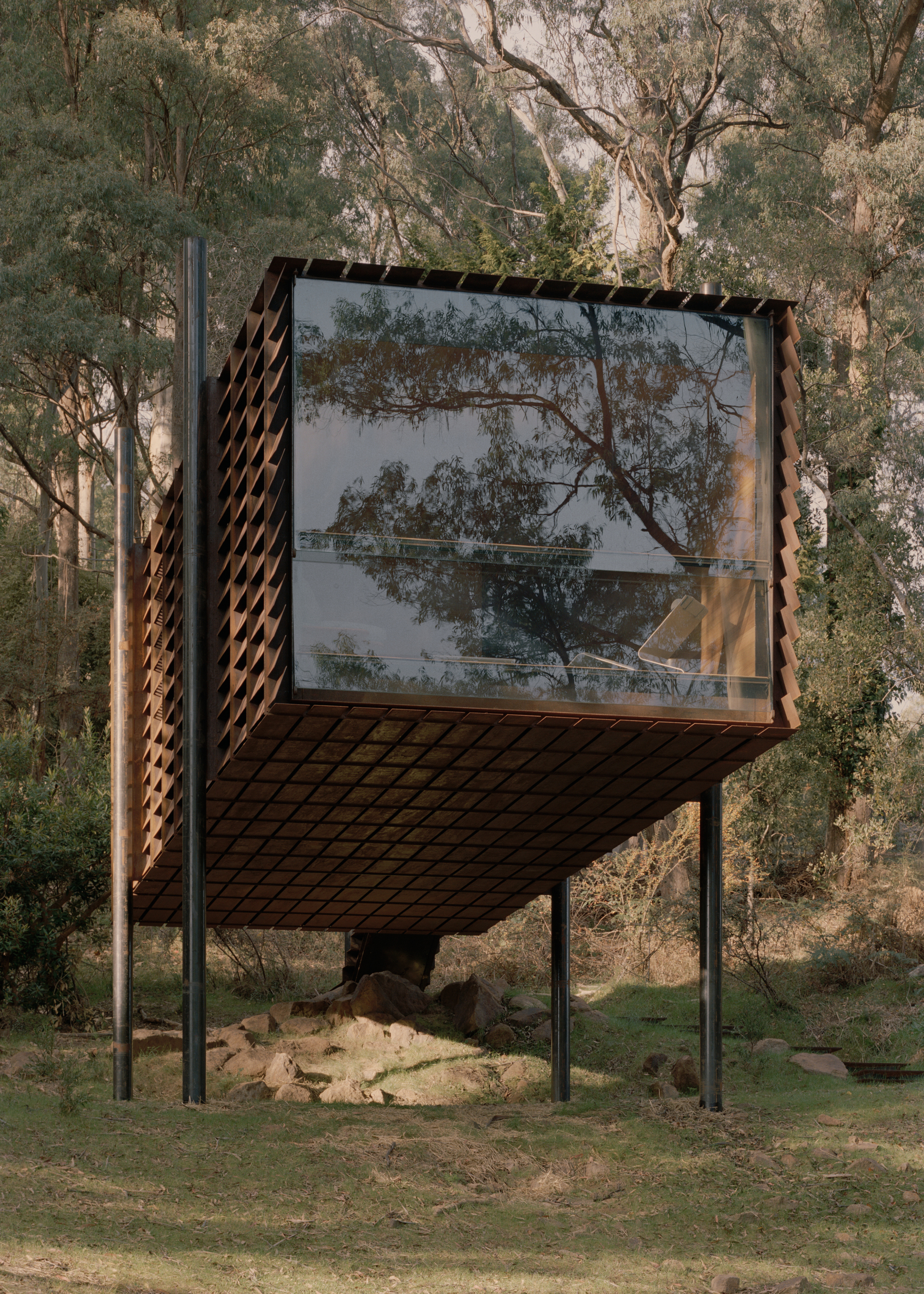 Sawmil Treehouse by Robbie Walker - Gessato