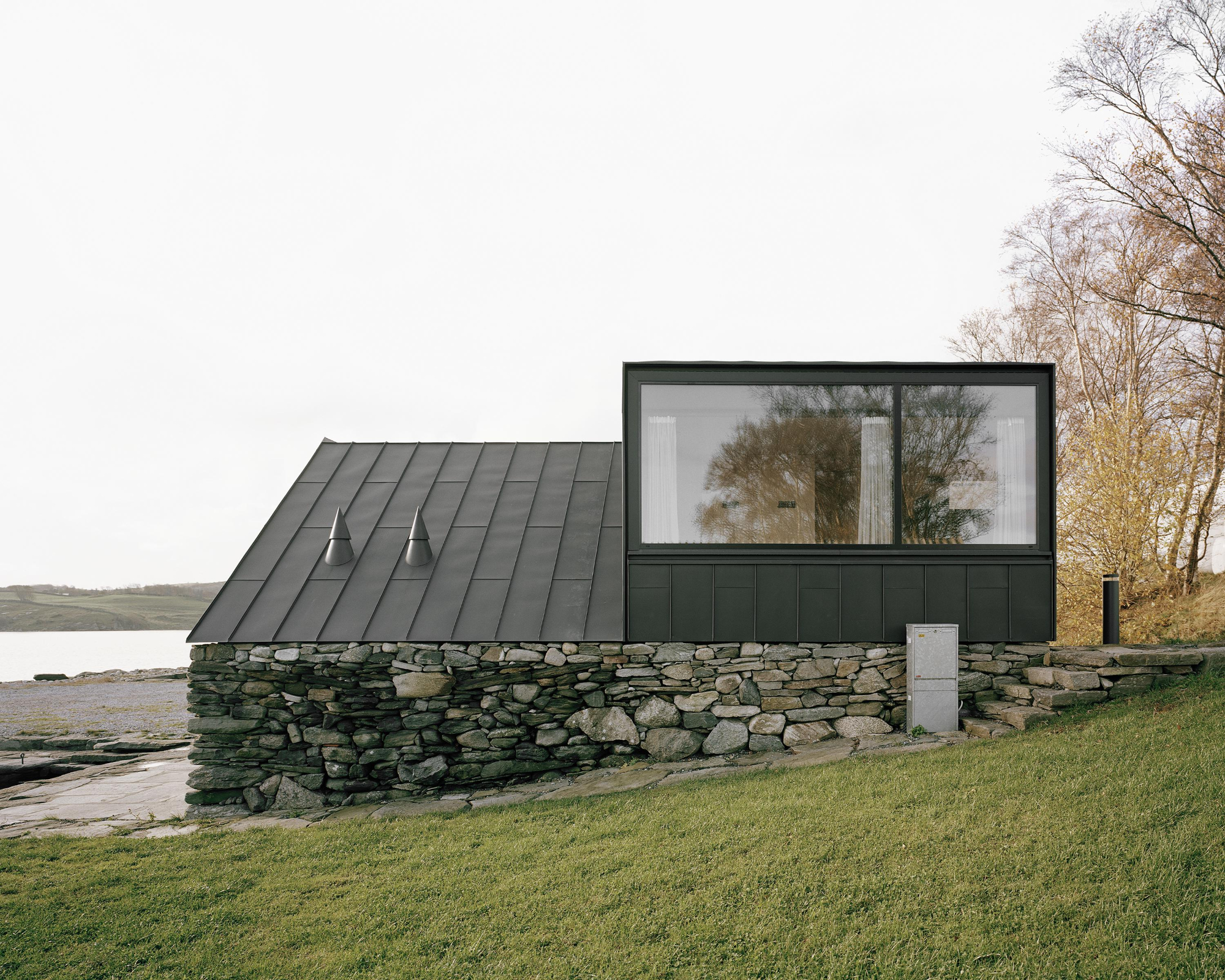 Stone Boathouse by Espen Surnevik - Gessato