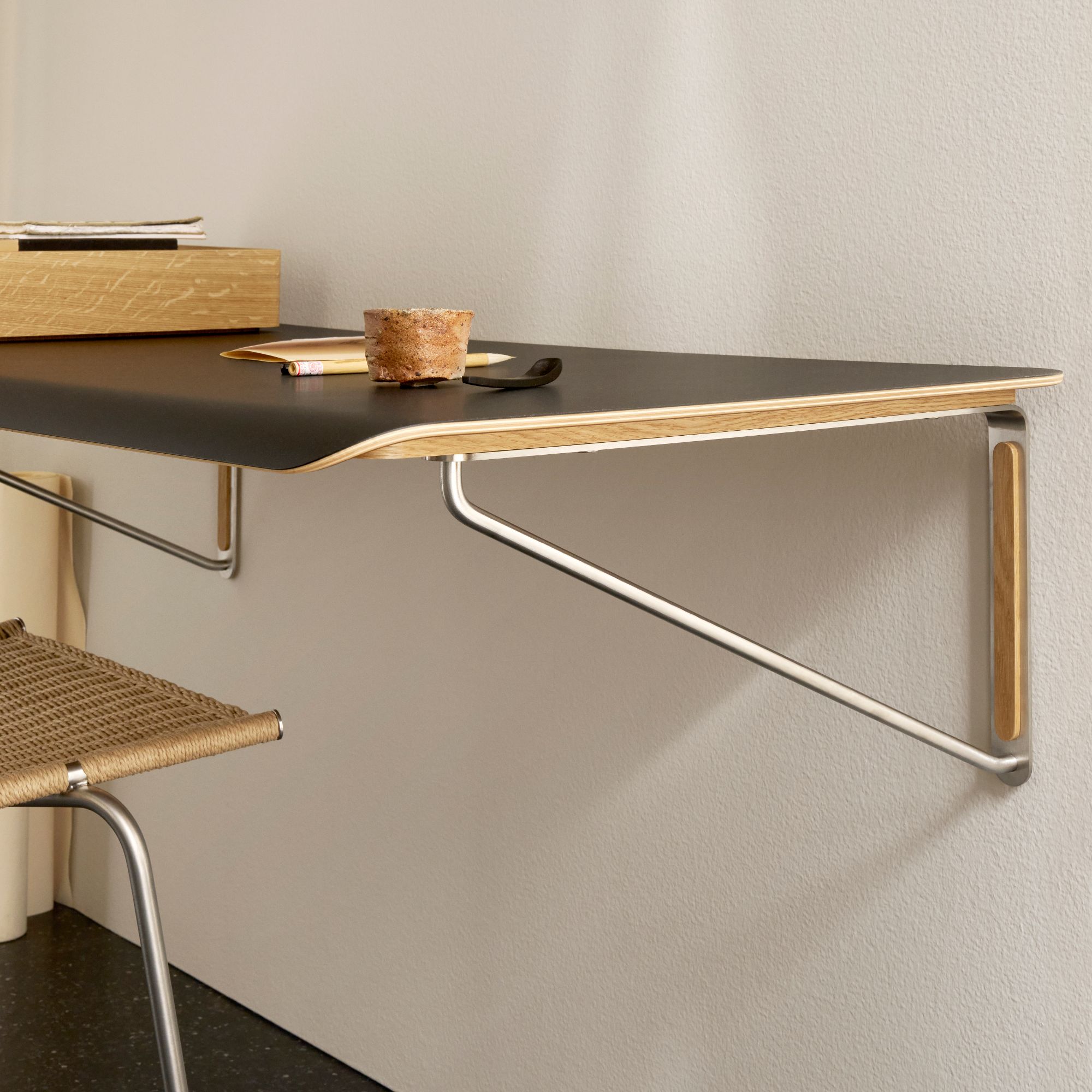 The AB019 Wall Desk - Gessato The AB019 Wall Desk - Gessato