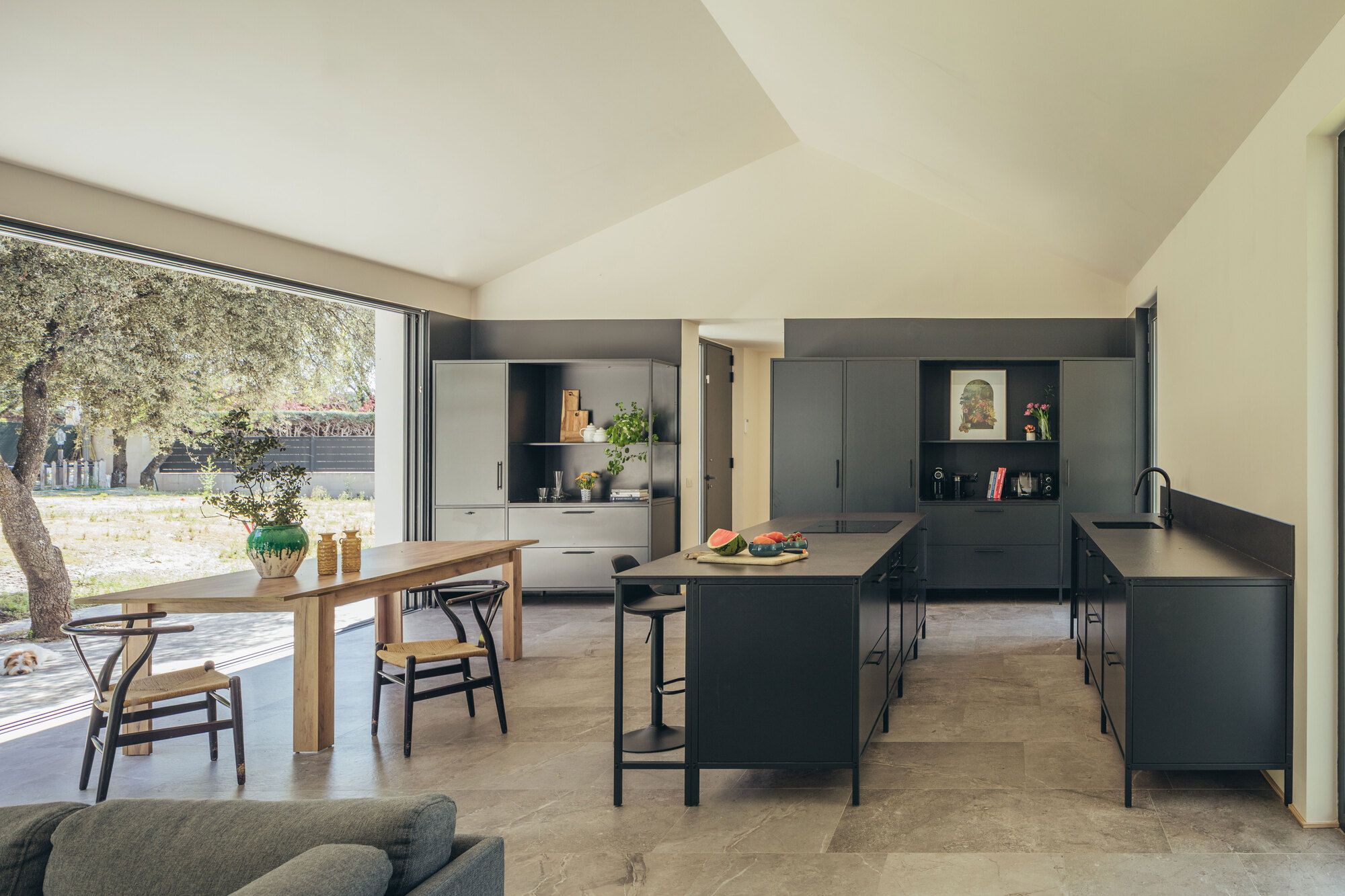 House Among Oaks - Gessato