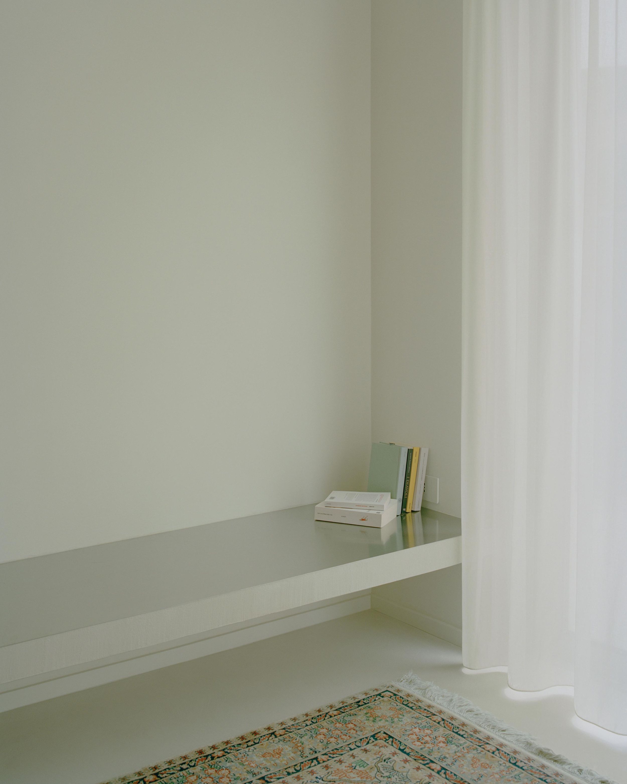 House with a Square Window - Gessato