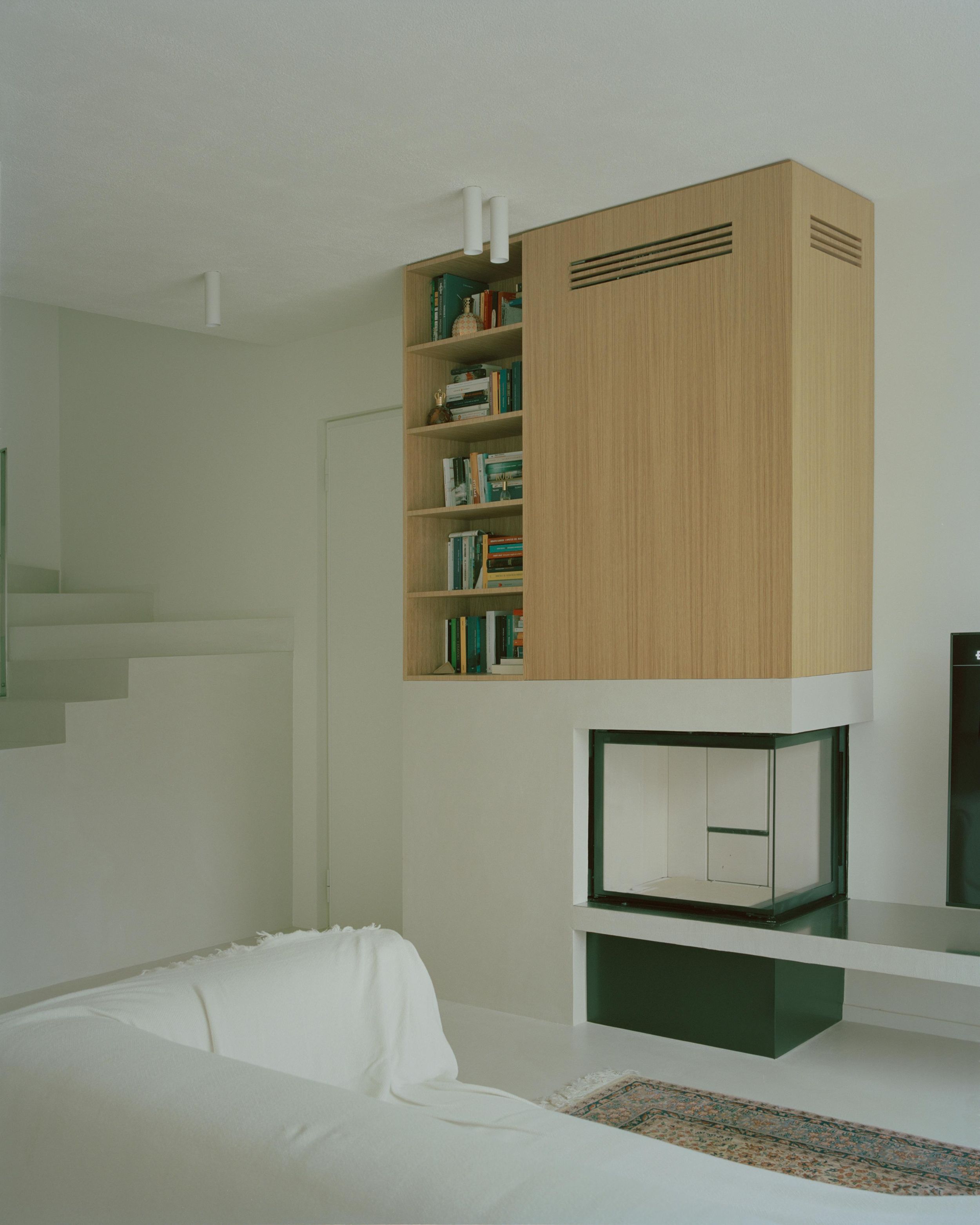 House with a Square Window - Gessato