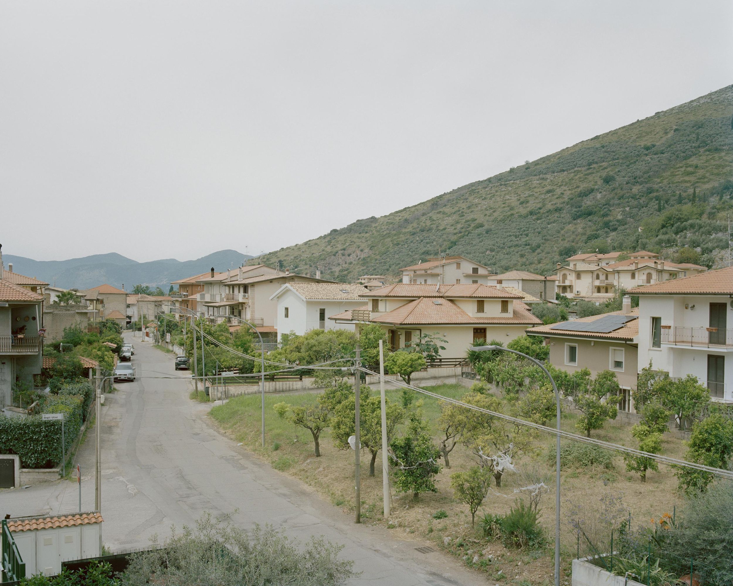 House with a Square Window - Gessato