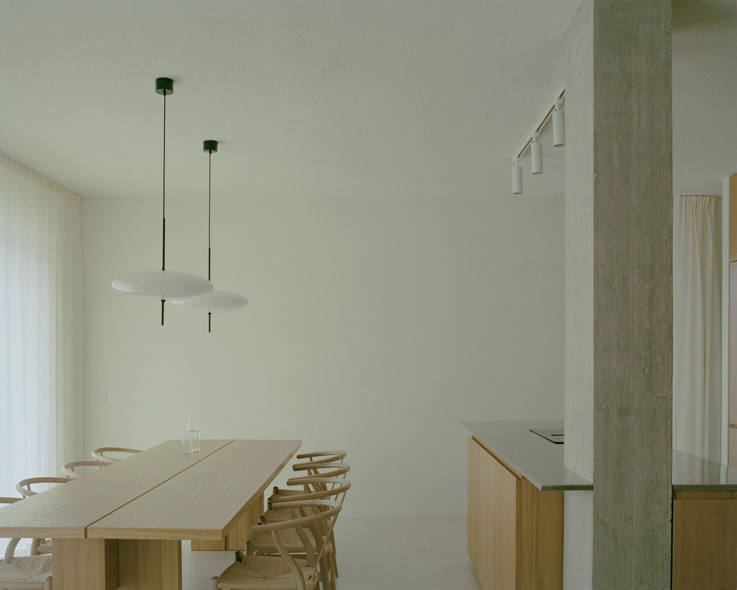 House with a Square Window - Gessato