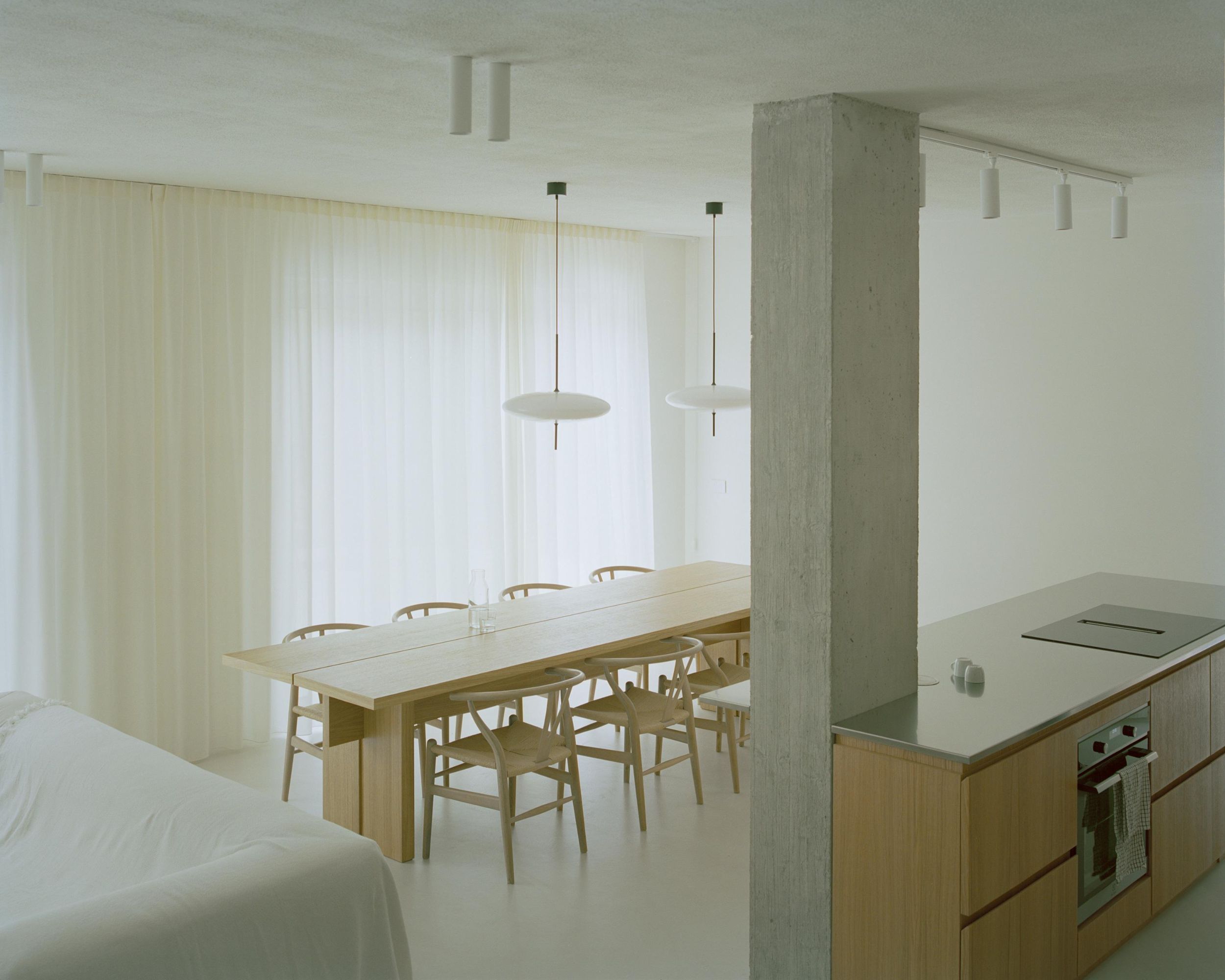 House with a Square Window - Gessato