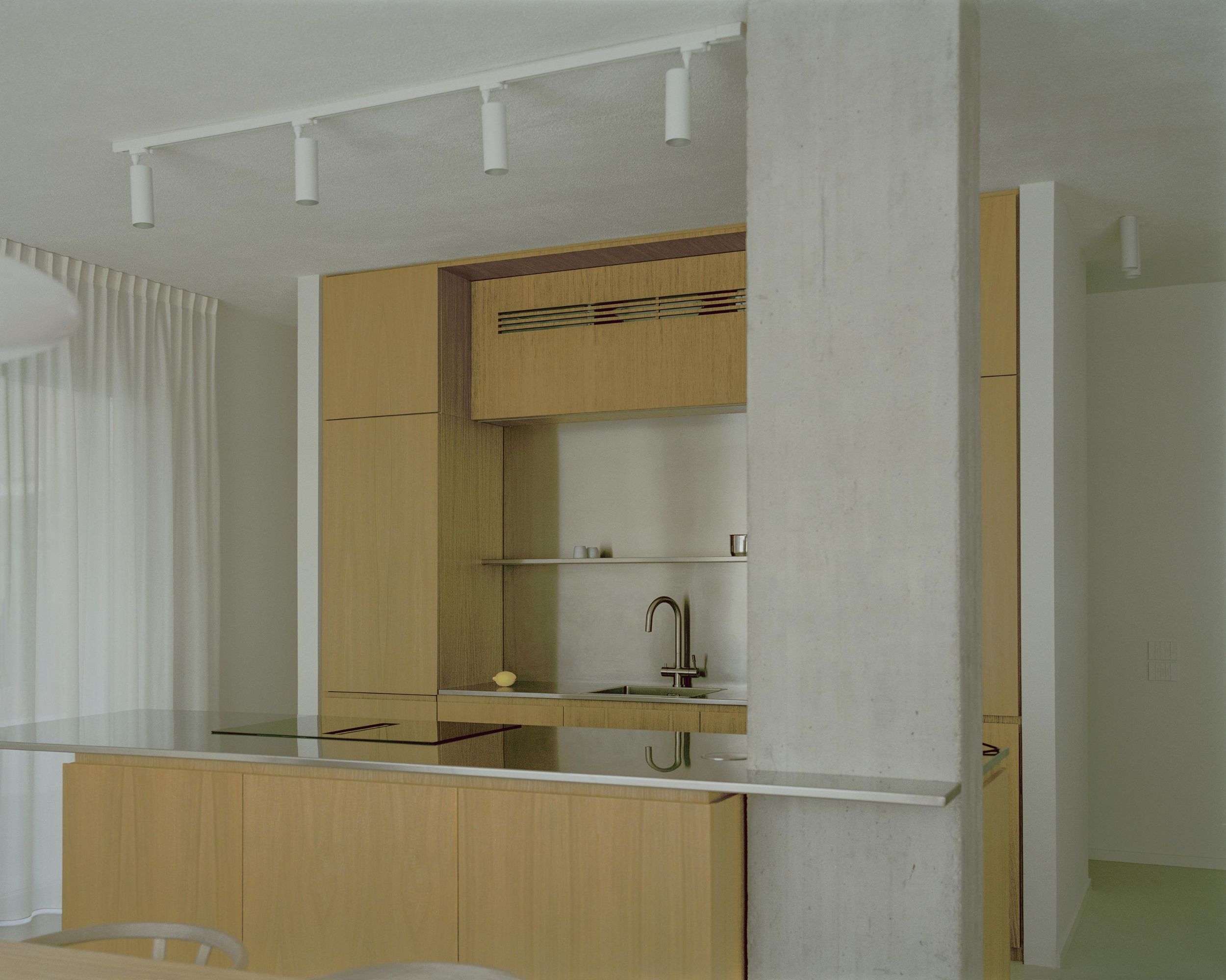 House with a Square Window - Gessato