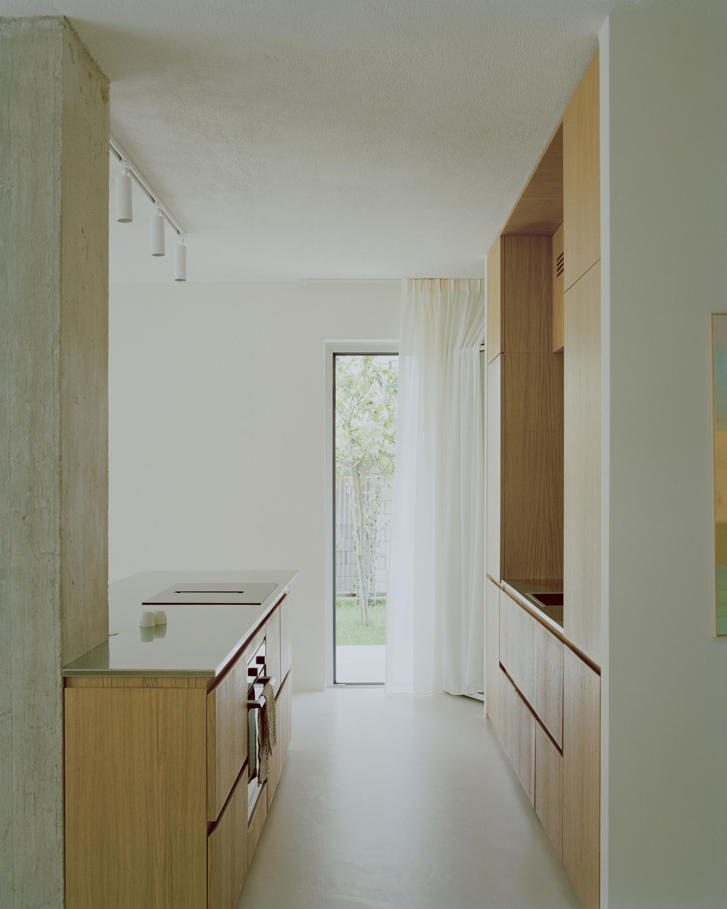 House with a Square Window - Gessato