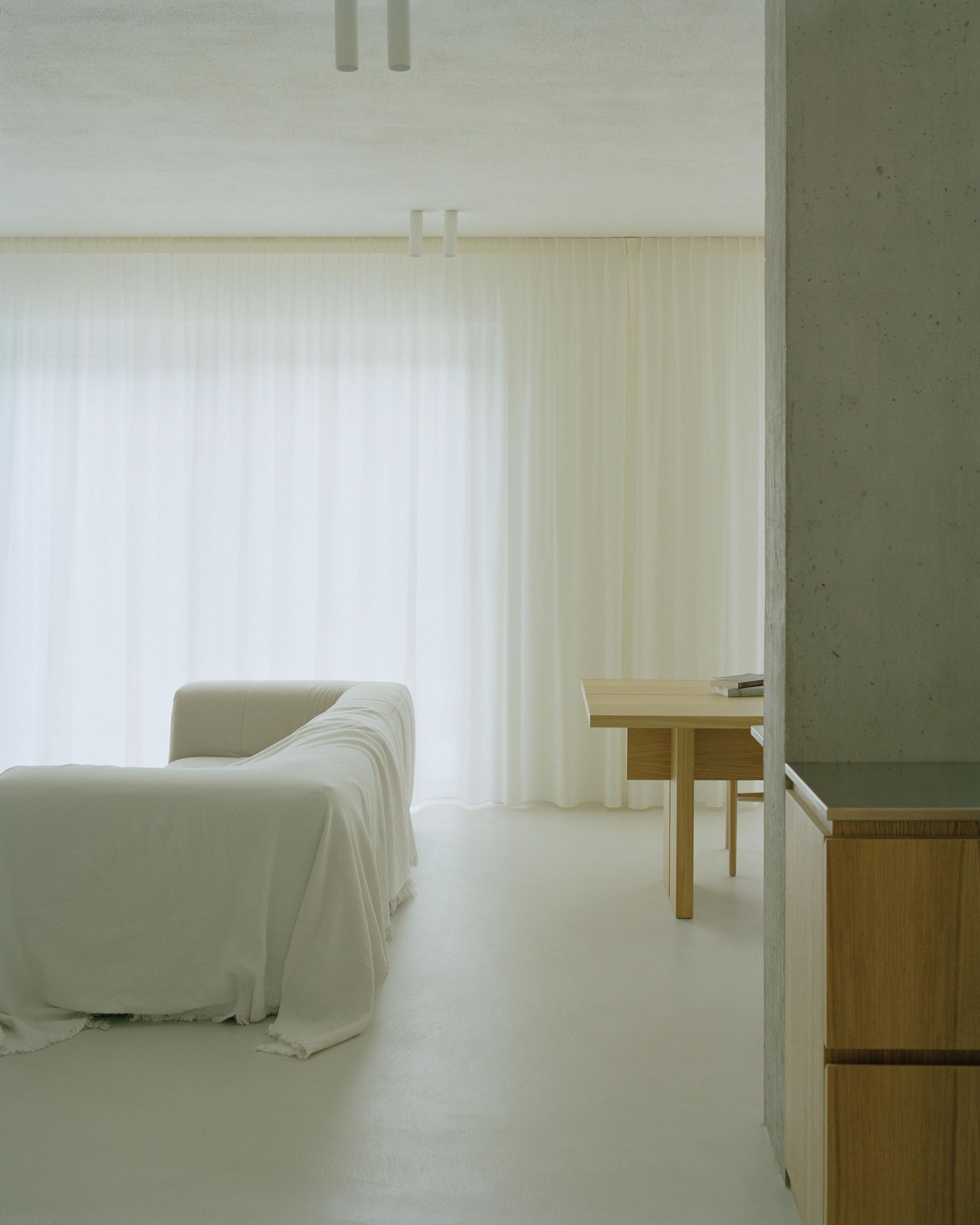 House with a Square Window - Gessato