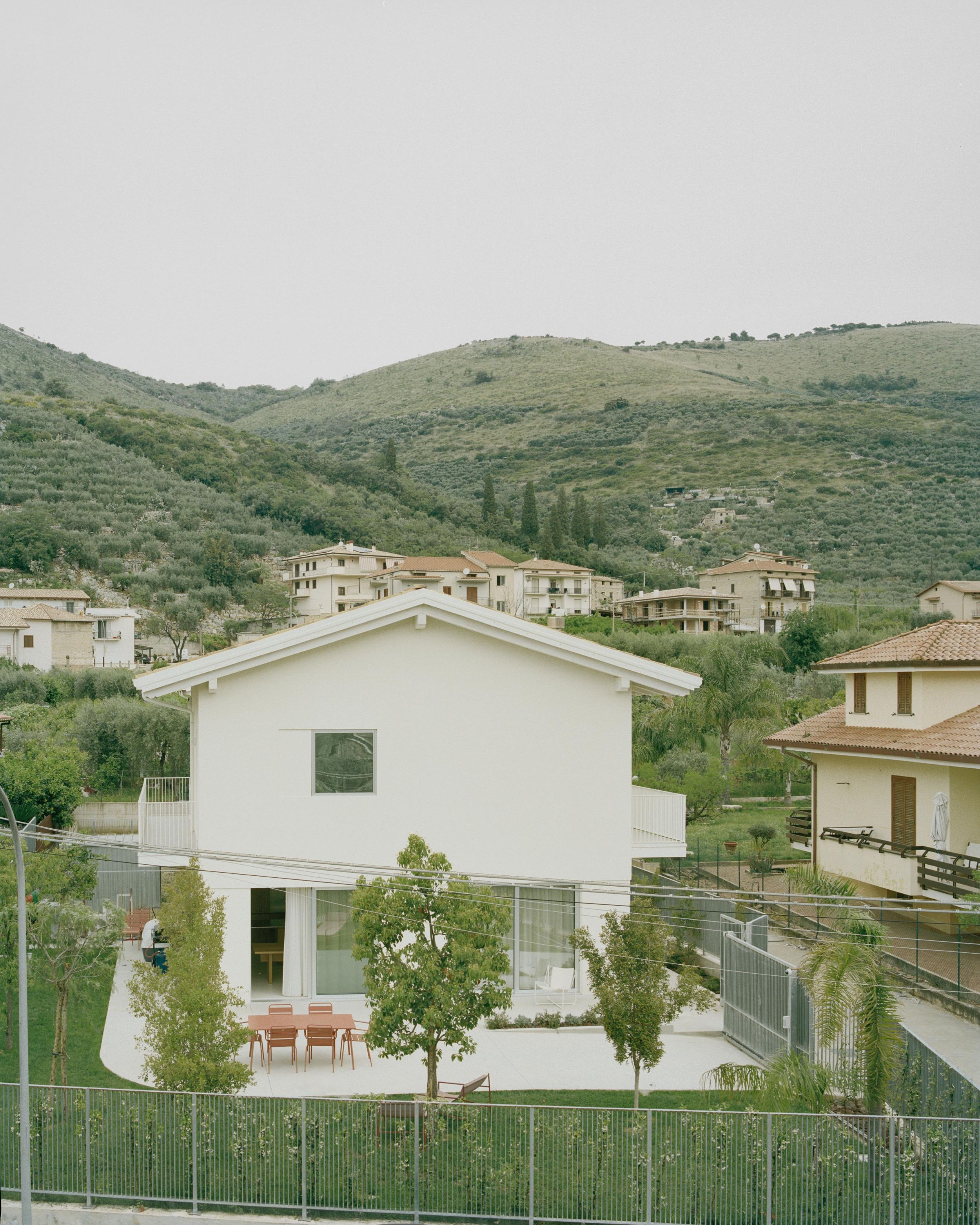 House with a Square Window - Gessato