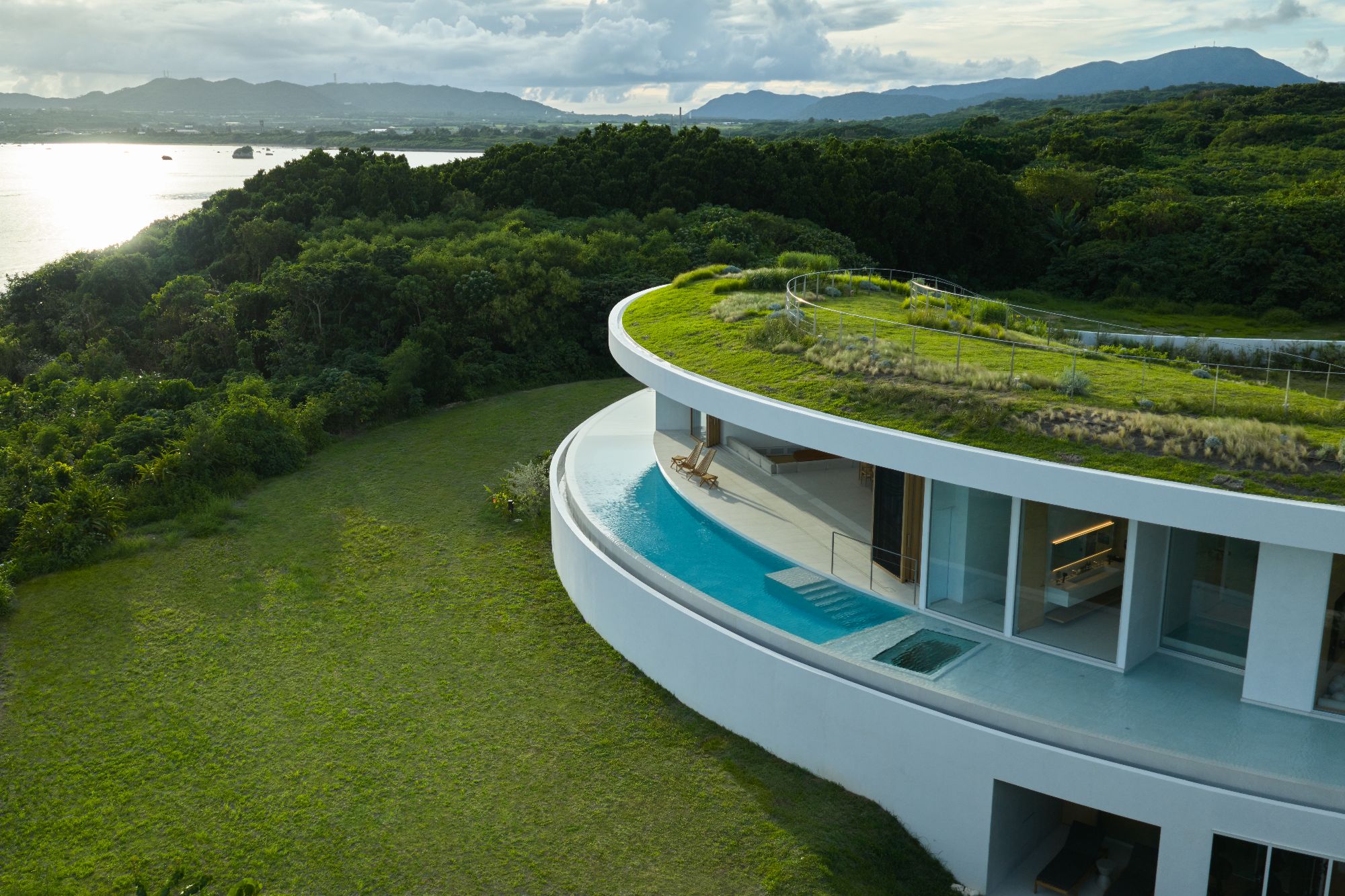 EARTH, A One Of A Kind Circular Retreat in Japan - Gessato