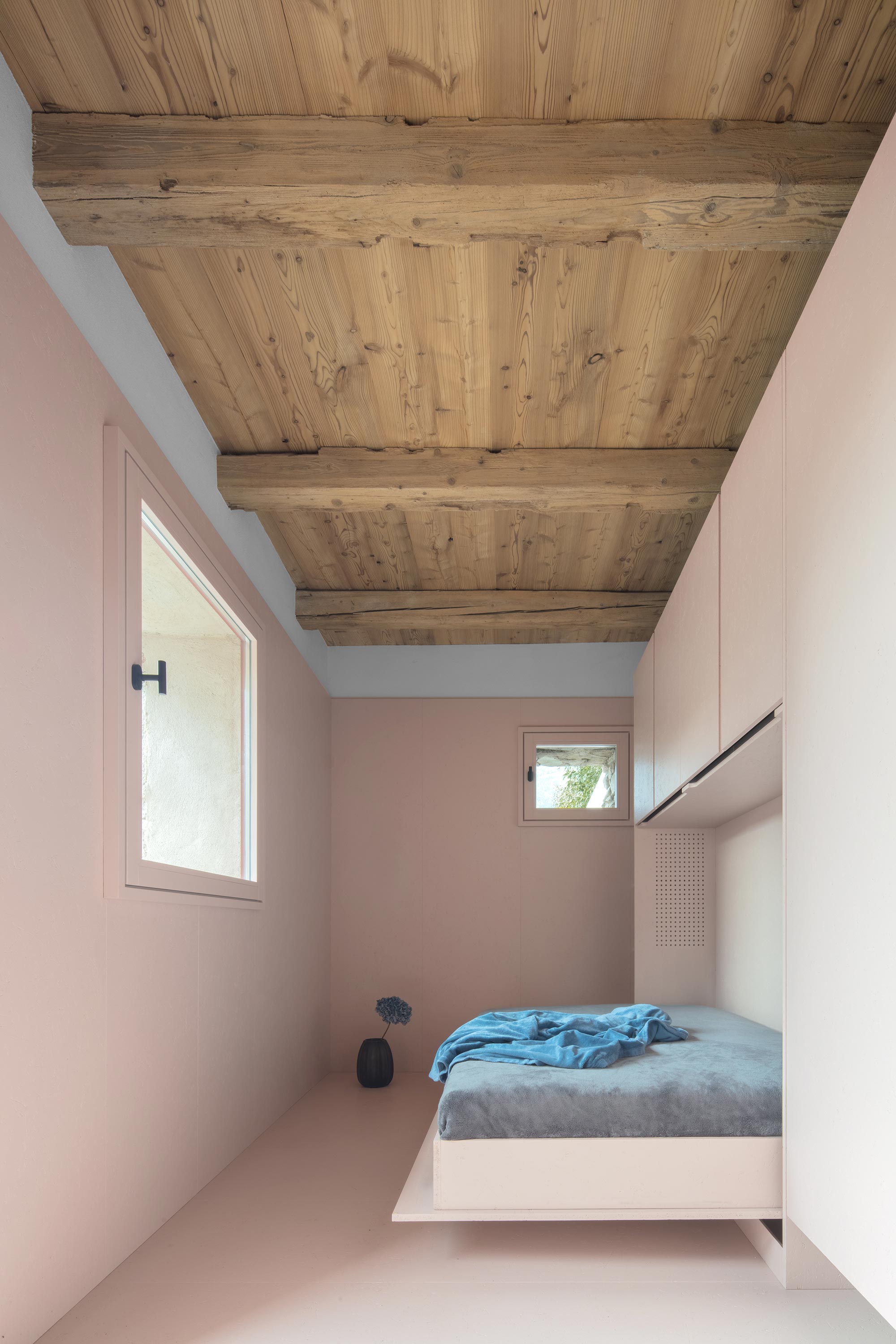 Into the Wall — Wiedenhofer - Gessato
