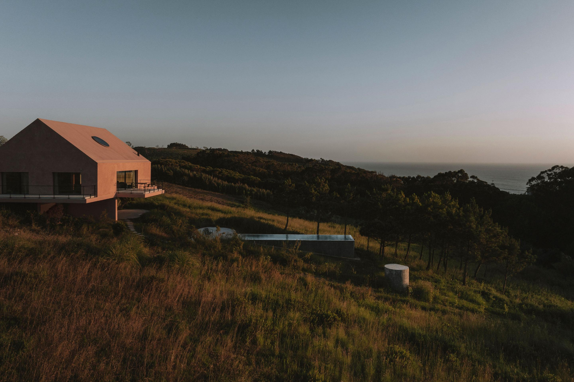 Casa Plaj by extrastudio, Atalaia de Cima, Portugal - Gessato