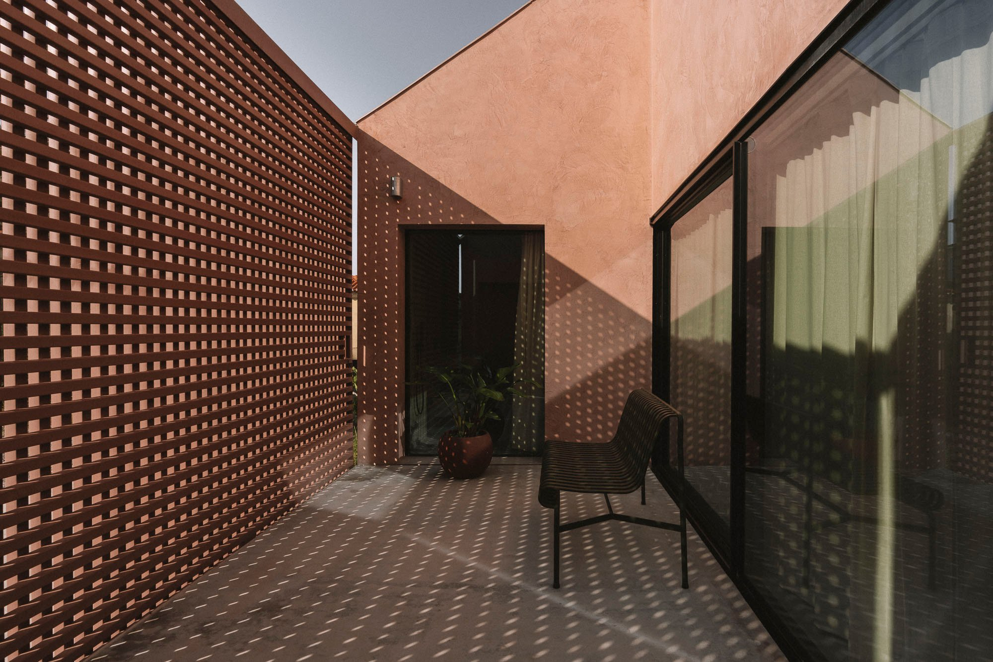 Casa Plaj by extrastudio, Atalaia de Cima, Portugal - Gessato