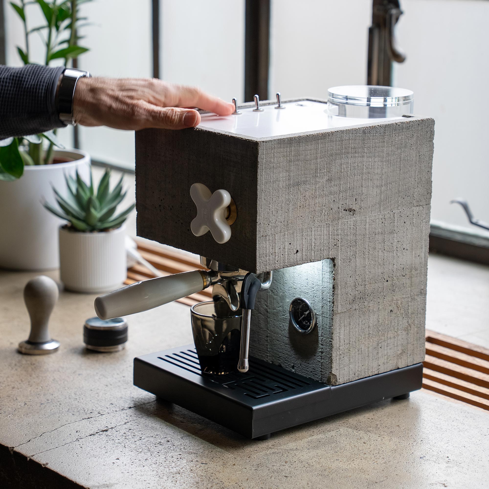 Concrete on the Counter: The AnZa R2, Reworked - Gessato