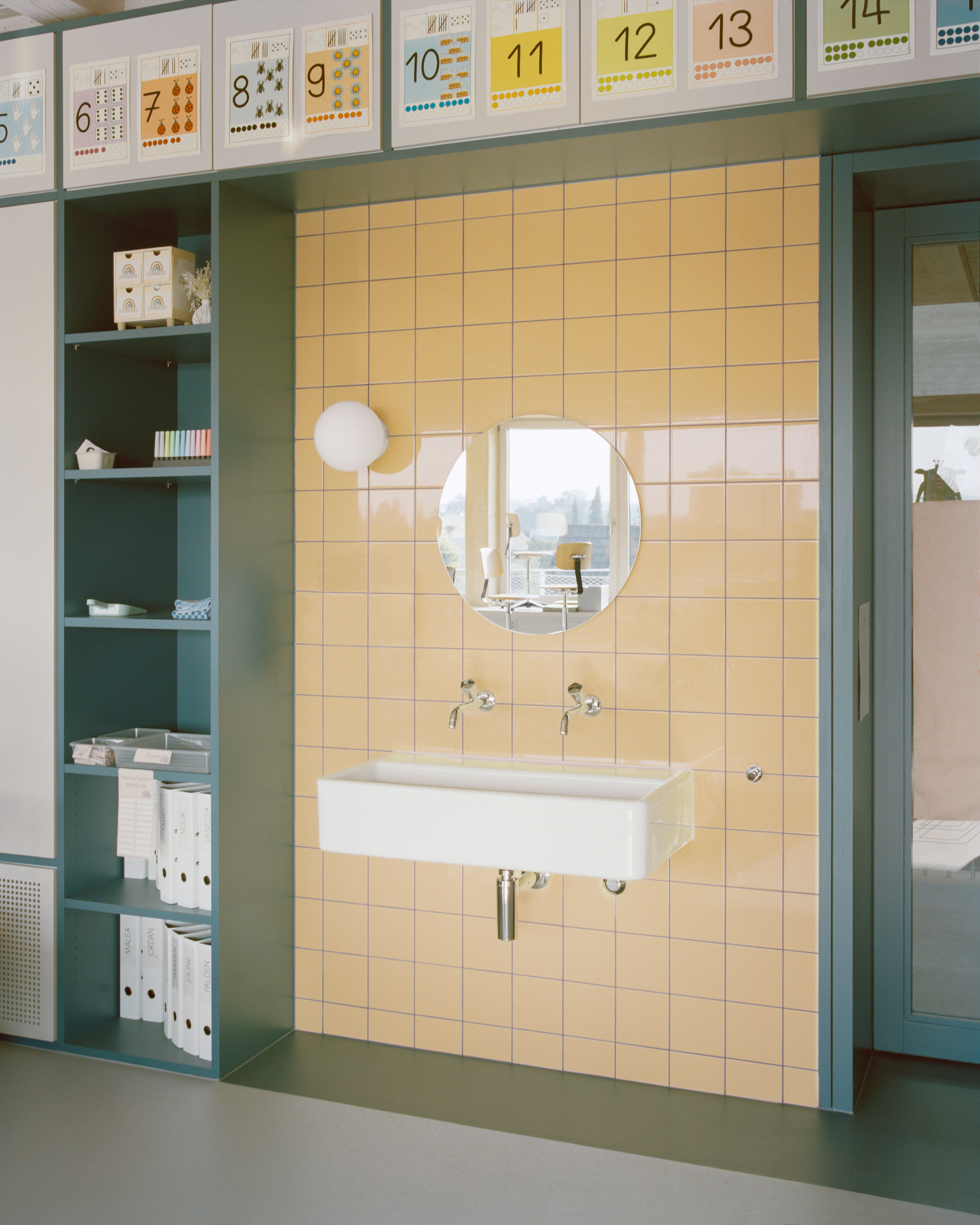 School Bota, Dürnten - Gessato