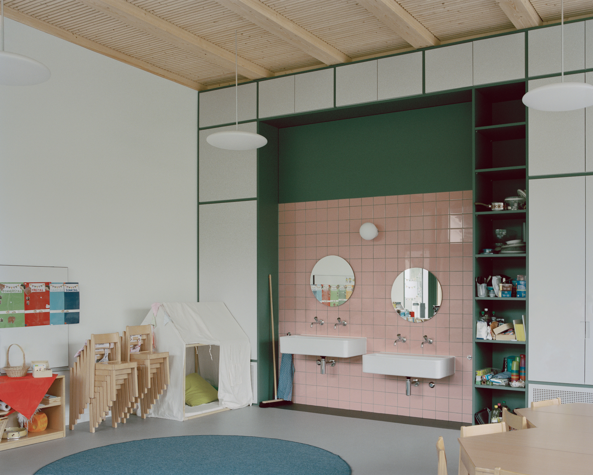 School Bota, Dürnten - Gessato