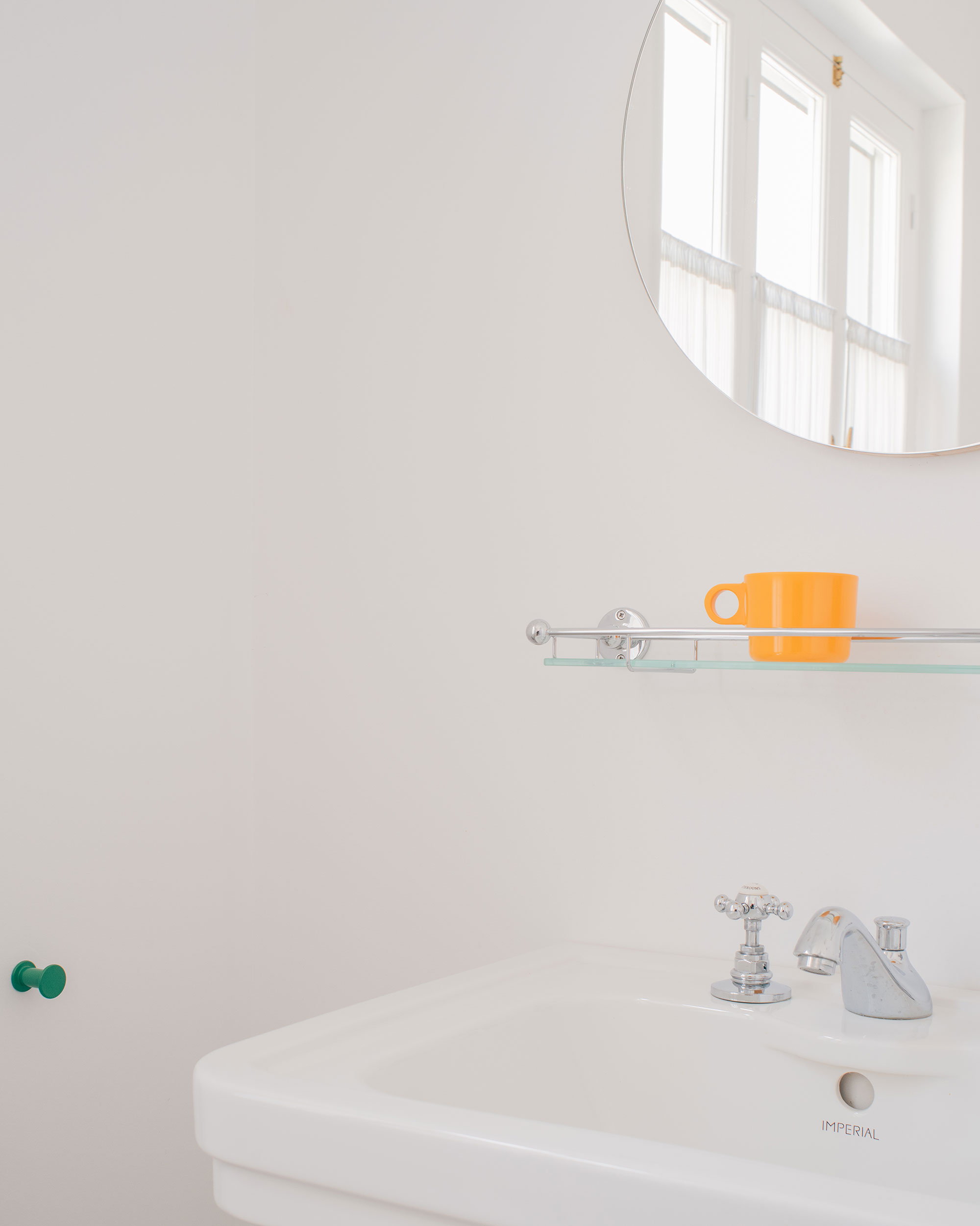 Plaka House by Local Local - Gessato