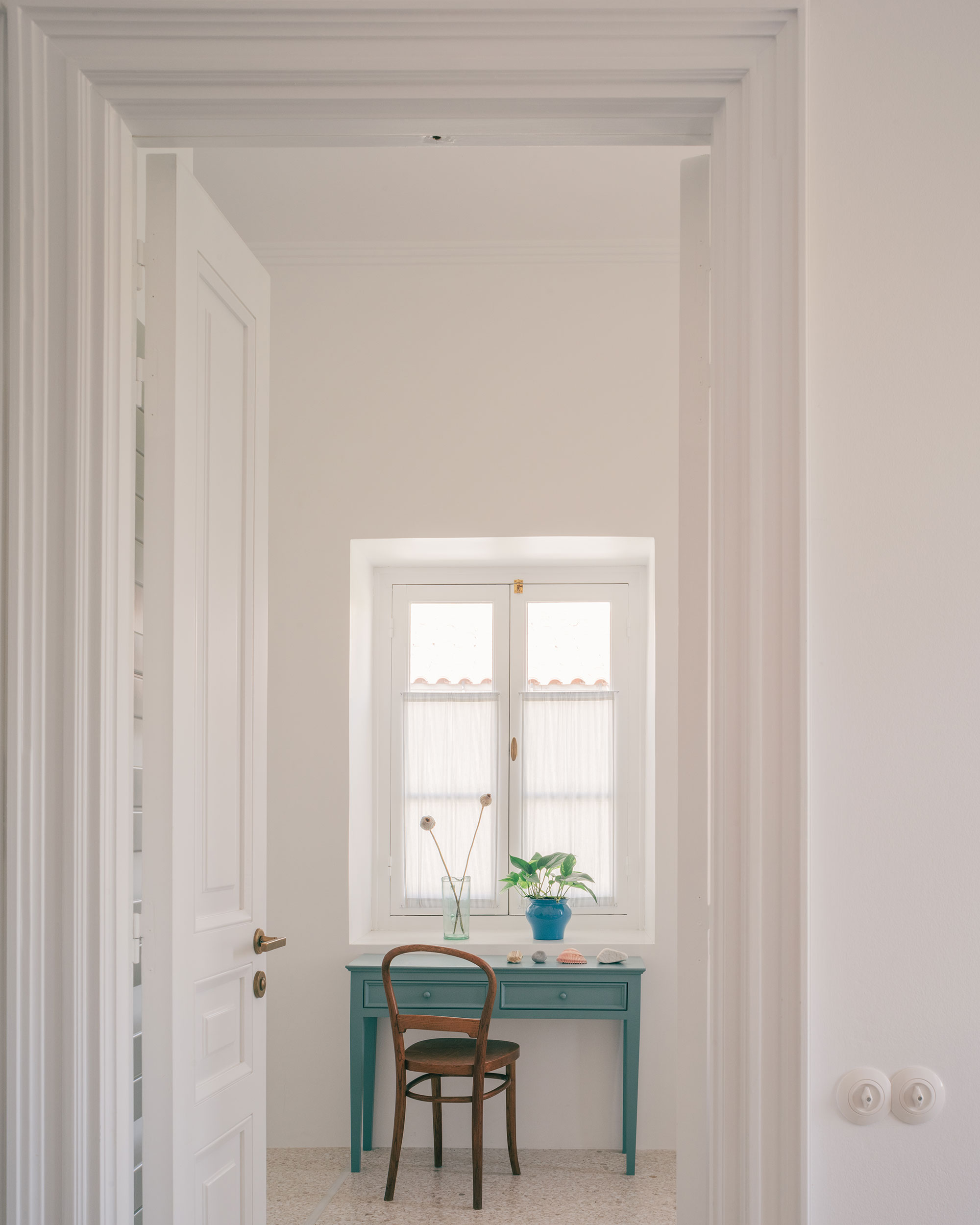 Plaka House by Local Local - Gessato