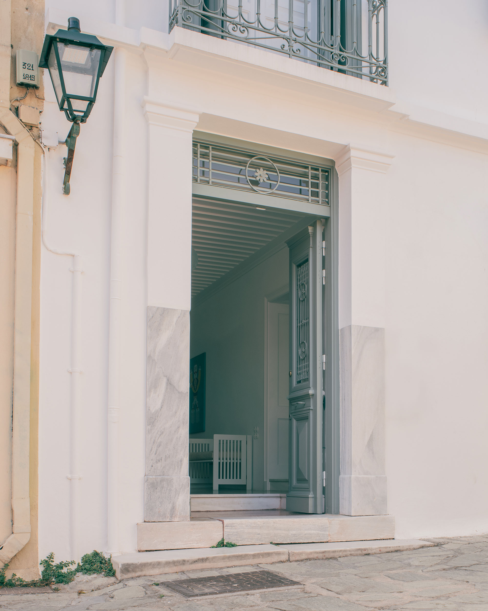 Plaka House by Local Local - Gessato