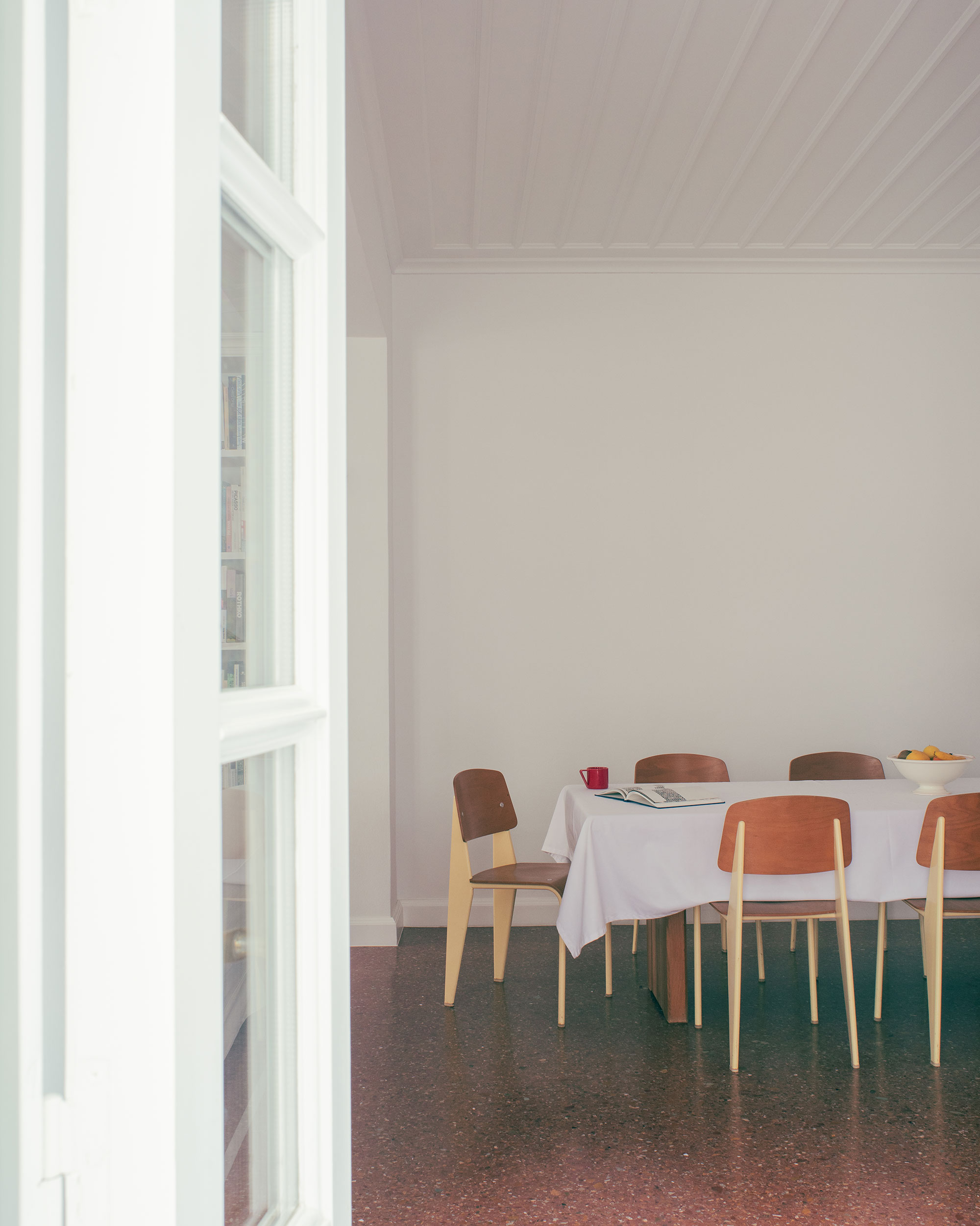 Plaka House by Local Local - Gessato